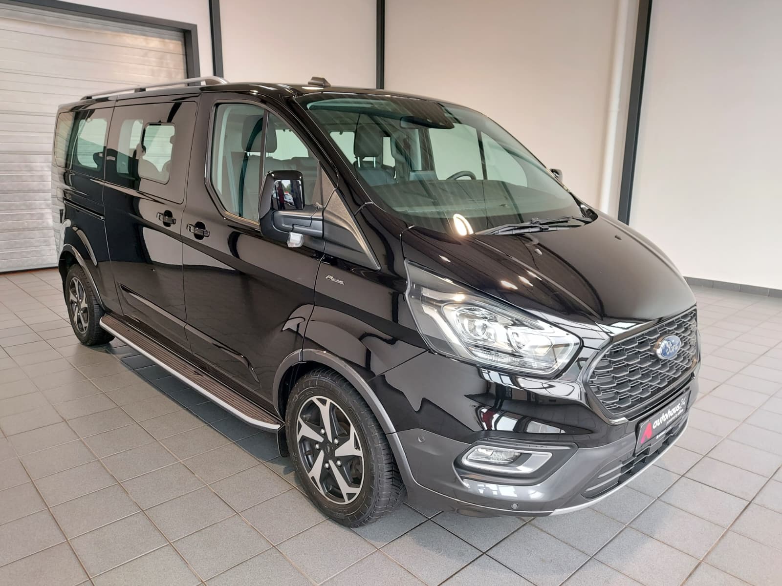 Ford Tourneo Sonstige FORD Tourneo Custom 320 L2H1 2,0EcoBlue 96kW Active Auto Kombi-Lieferwagen #1