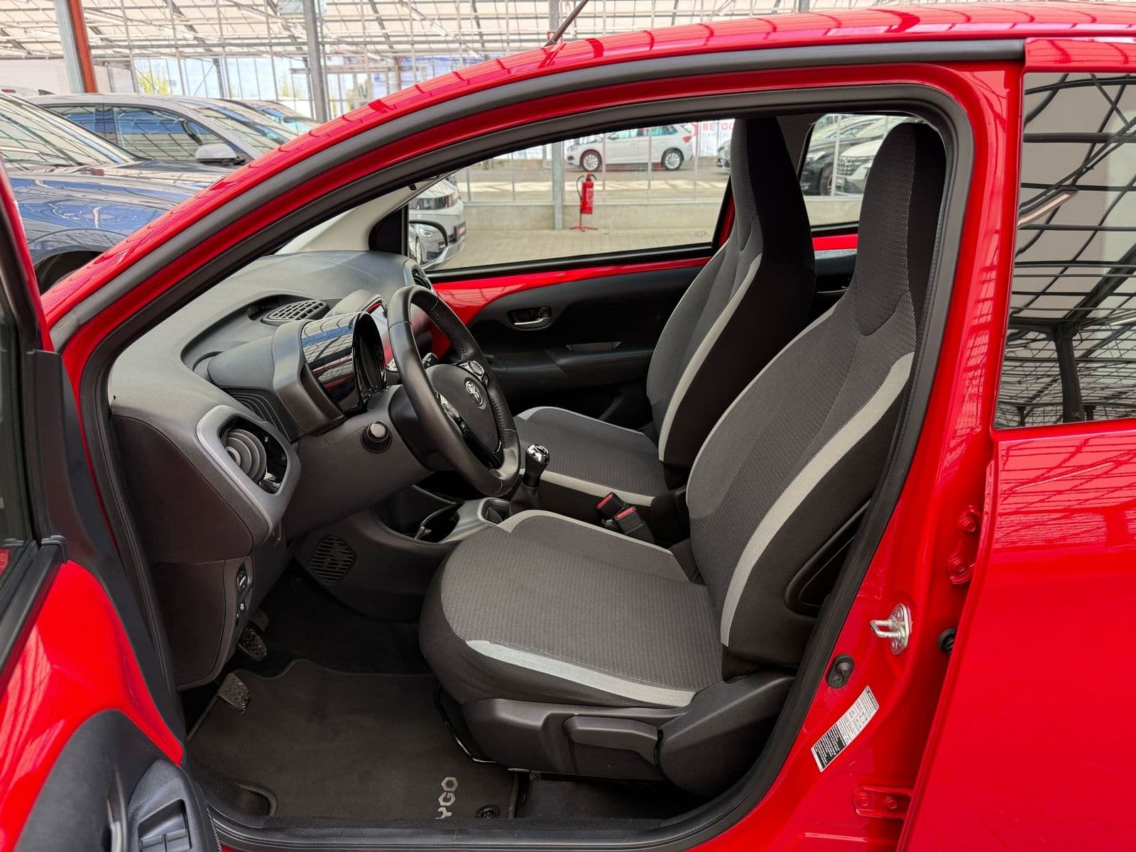 Toyota Aygo Kleinwagen Aygo 1.0 Team D (EURO 6d) #8