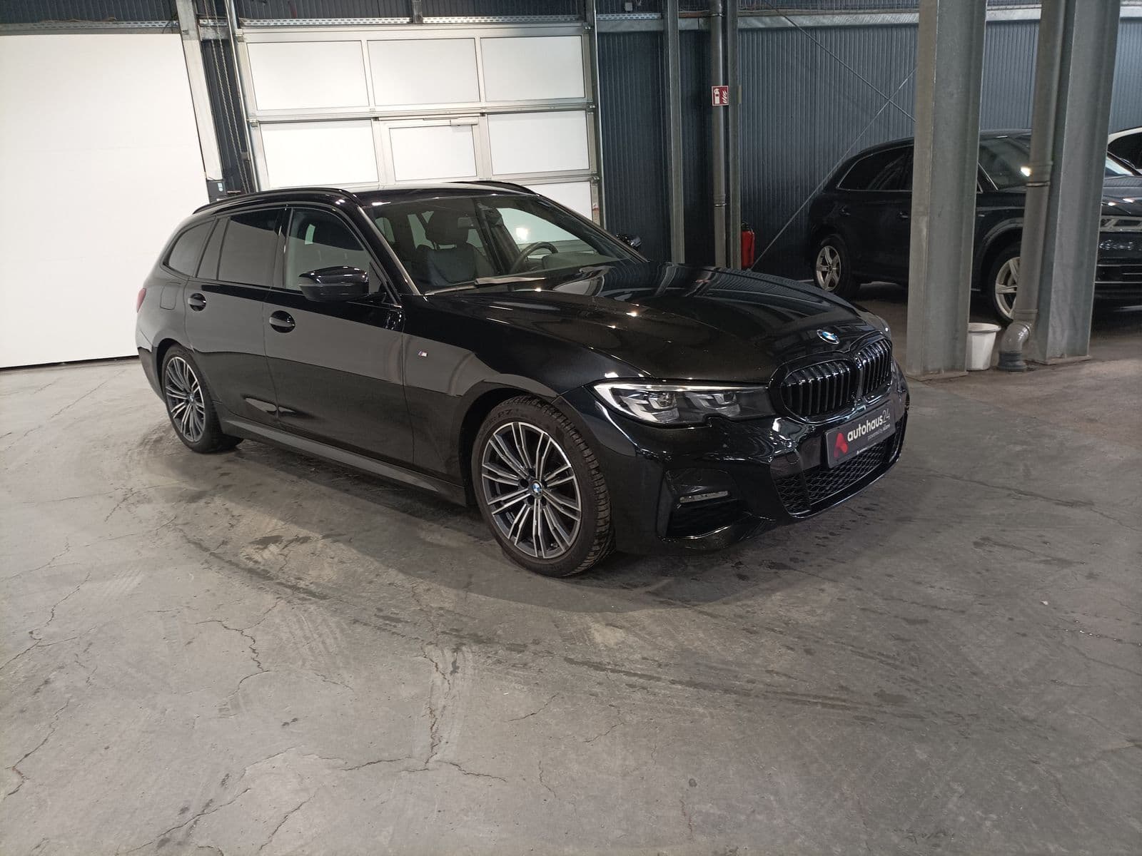BMW 3er-Reihe Kombi BMW 3er-Reihe 320i Touring M Sport Auto Kombi #1