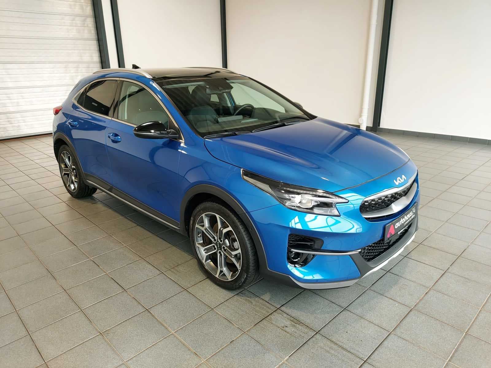 Kia XCeed SUV / Crossover / Geländewagen KIA XCeed 1.6 GDI Plug-In Hybrid DCT6 Platinum Sports Utility Vehicle #1