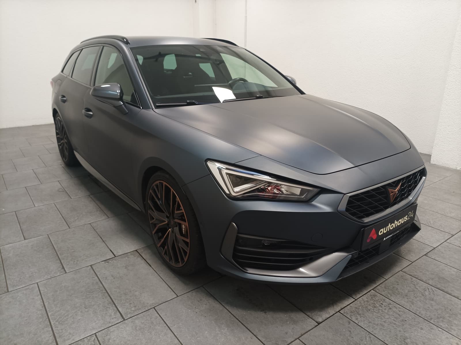 CUPRA Leon Kombi CUPRA Leon 2.0 TSI 228kW VZ 4Drive DSG Sportstourer Kombi #1