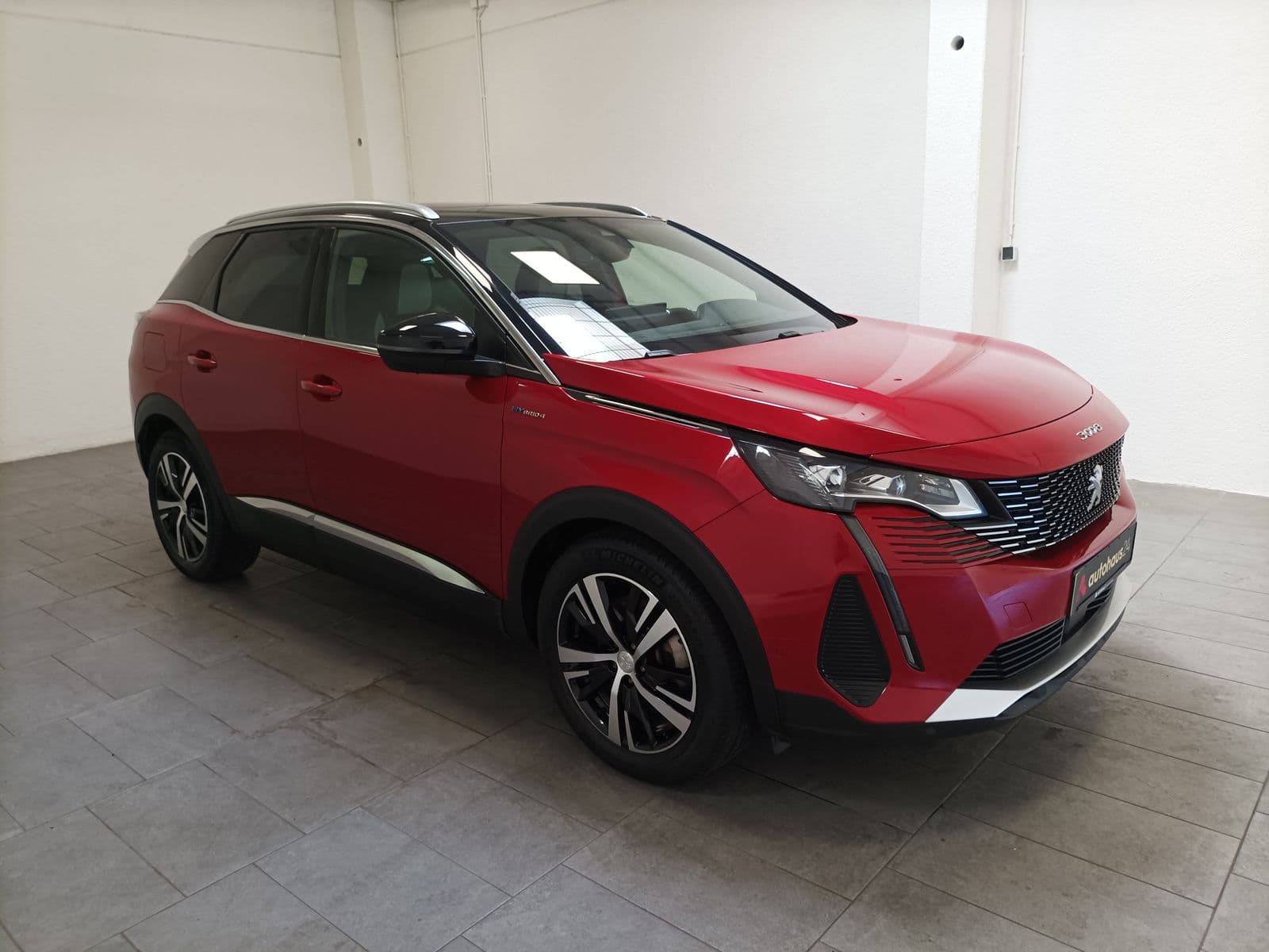 Peugeot 3008 SUV / Crossover / Geländewagen PEUGEOT 3008 HYBRID4 300 e-EAT8 Allure Pack Sports Utility Vehicle #1