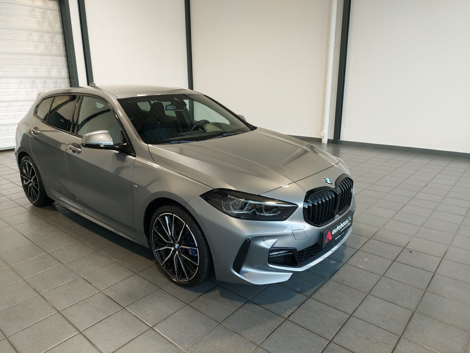 BMW 1er-Reihe Limousine BMW 1er-Reihe 120i M Sport Steptronic Schräghecklimousine #1