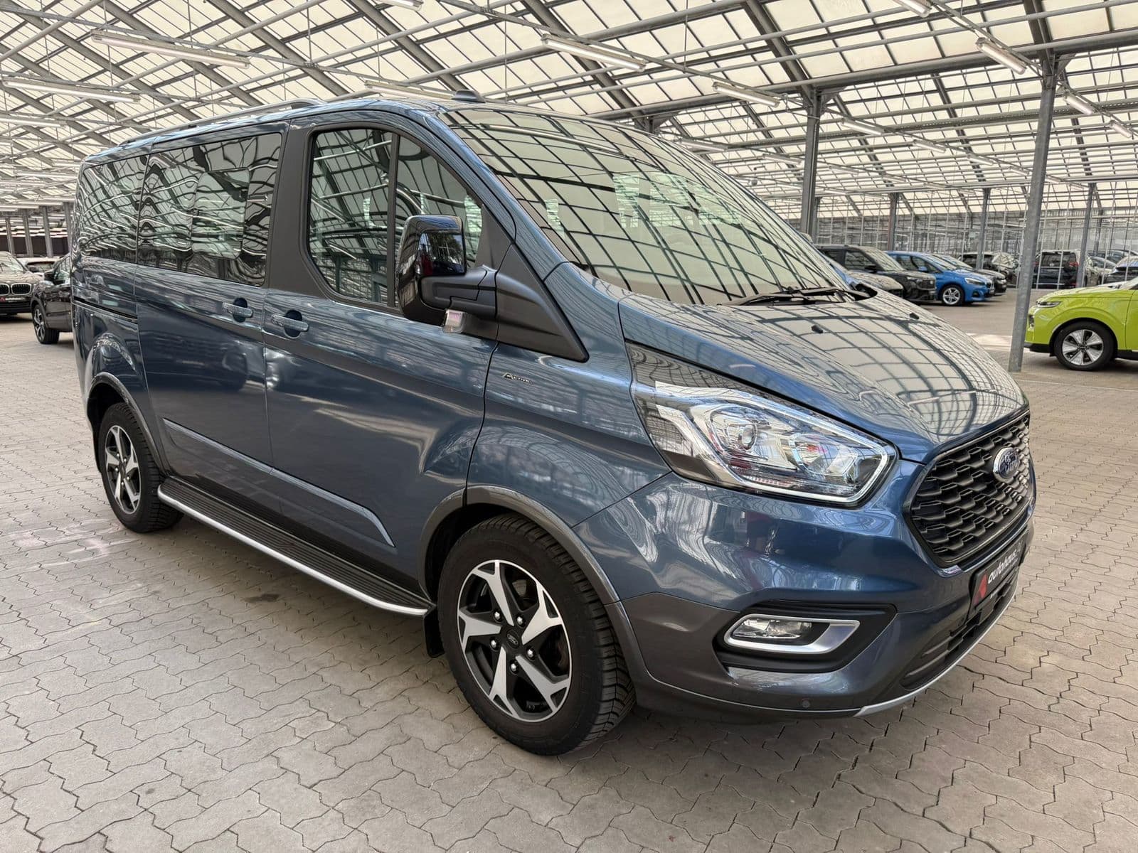 Ford Tourneo Kleinbus / Van FORD Tourneo Custom 320 L1H1 2,0EcoBlue 110kW HEV Active Kombi-Lieferwagen #1
