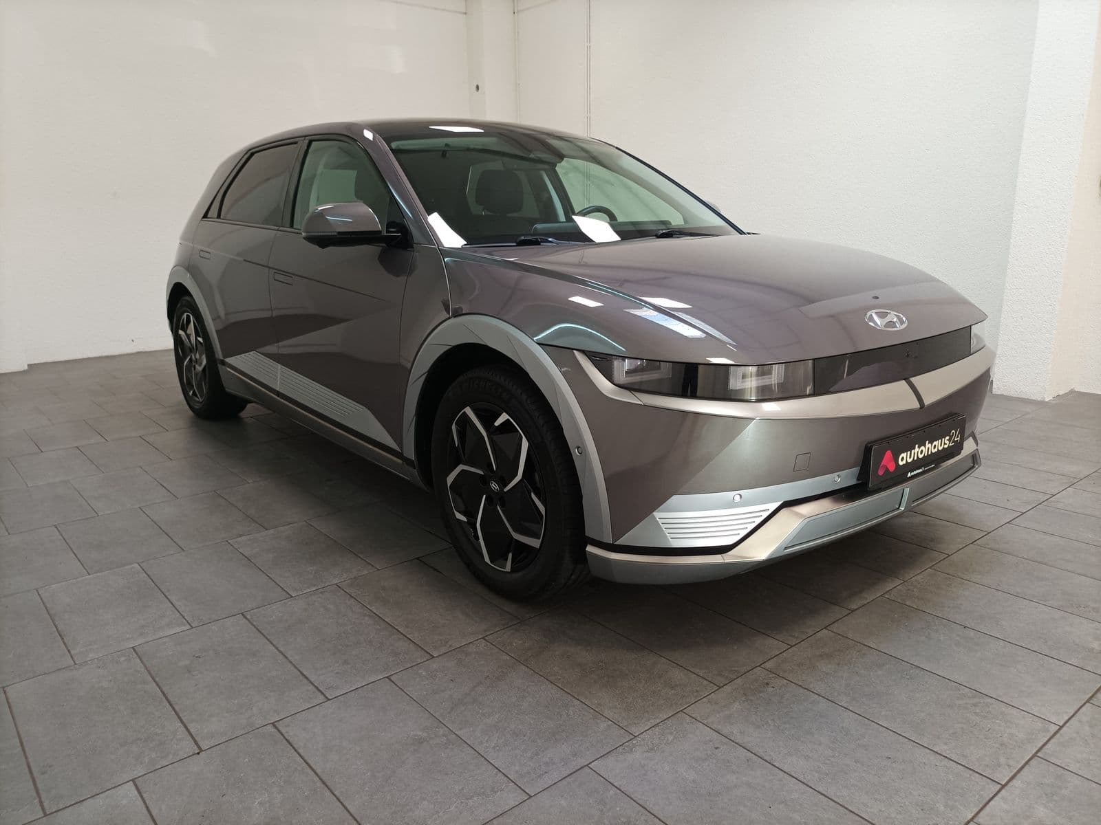 Hyundai IONIQ 5 Limousine HYUNDAI IONIQ 5 72,6 kWh 225 kW Allradantrieb Sports Utility Vehicle #1