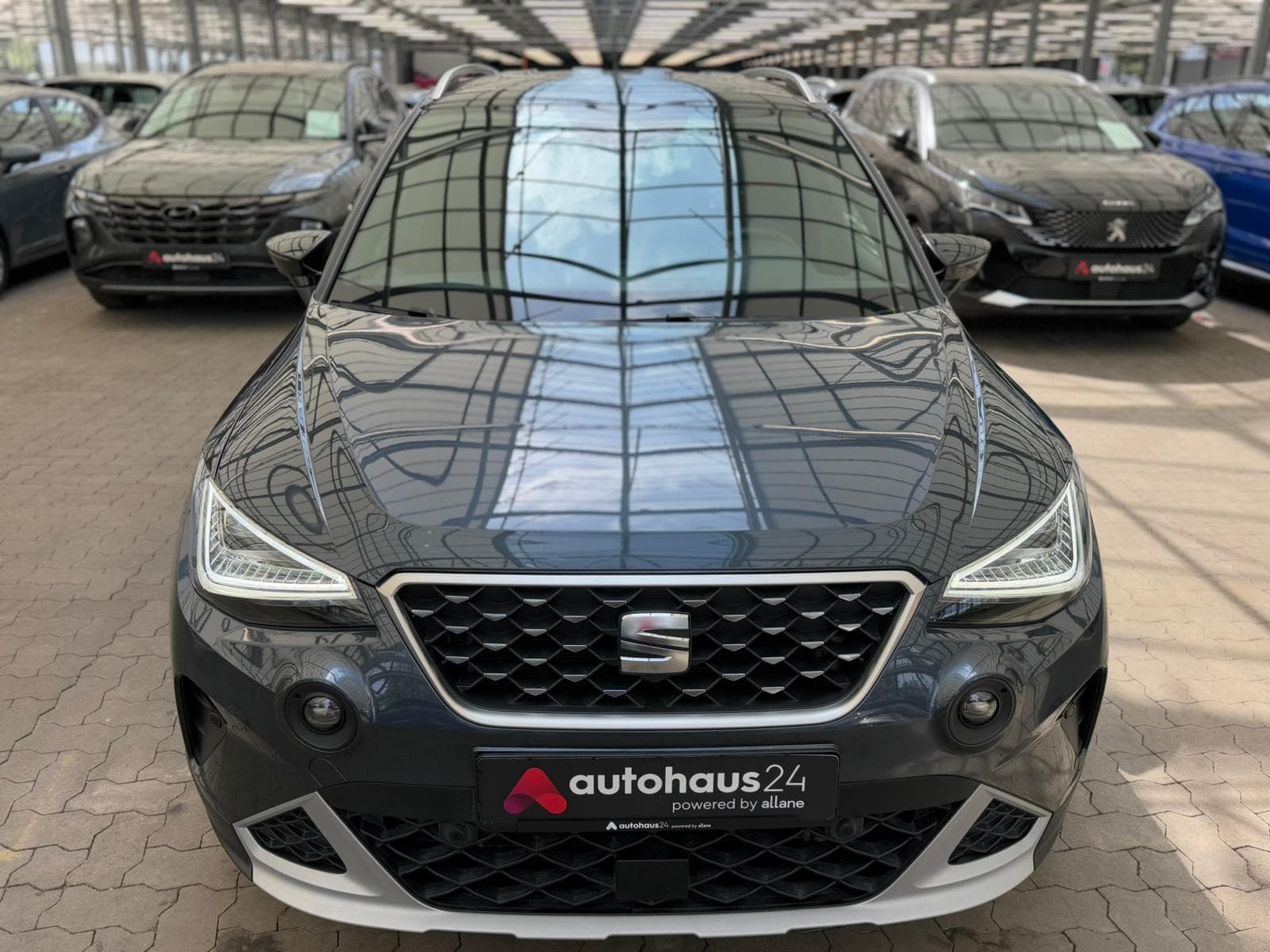 SEAT Arona SUV / Crossover / Geländewagen SEAT Arona 1.0 TSI 81kW Xperience DSG Sports Utility Vehicle #1