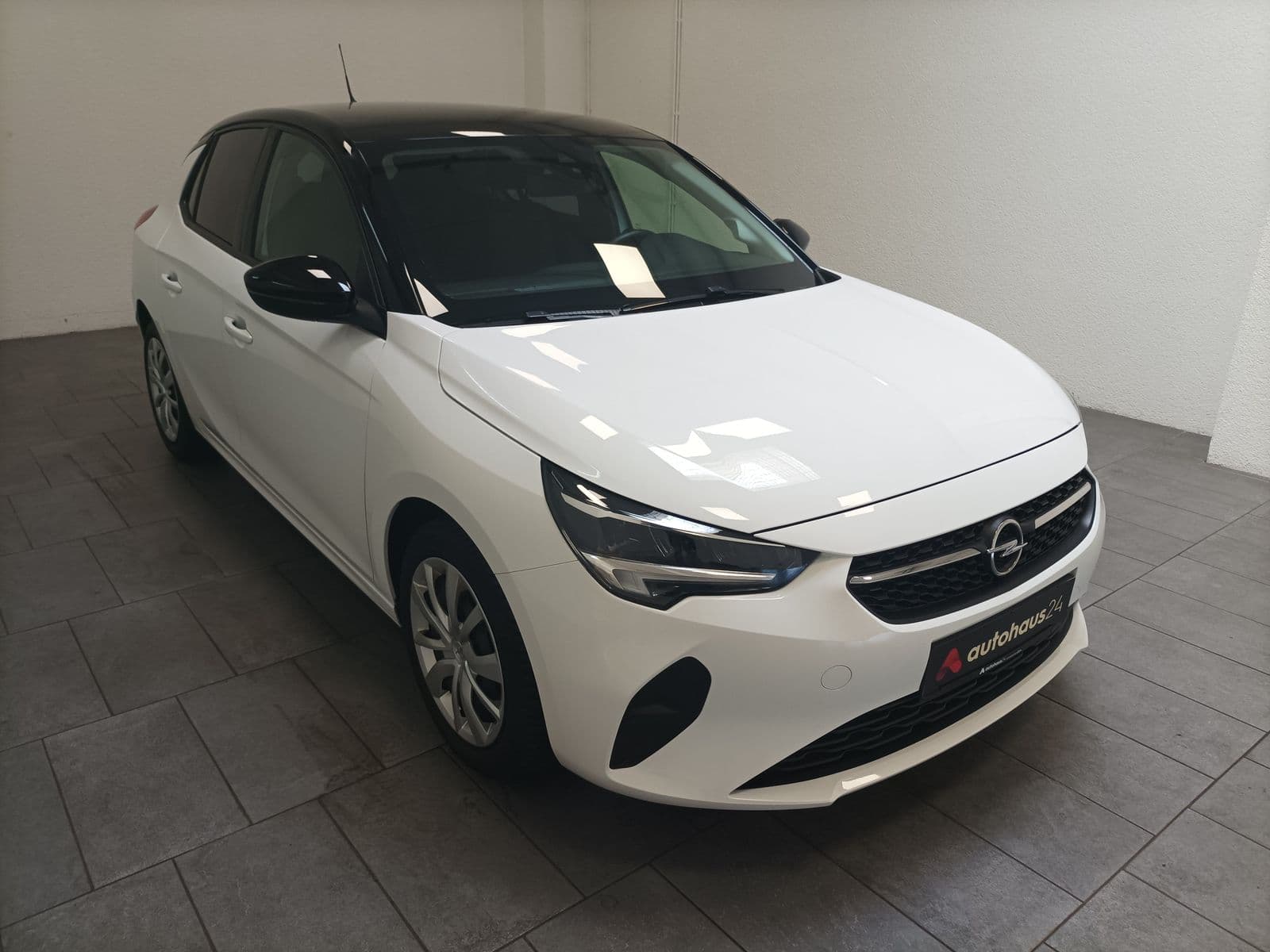 Opel Corsa Limousine OPEL Corsa 1.2 Direct Injection Turbo 74kW Edition Schräghecklimousine #1