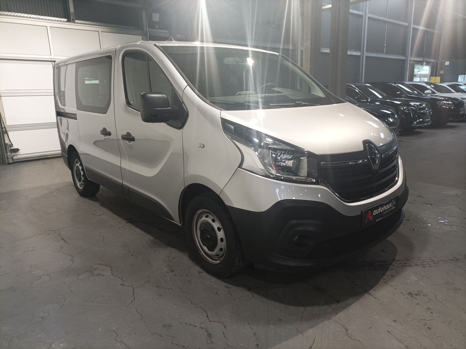 Renault Trafic Transporter RENAULT Trafic L1H1 2.0 ENERGY dCi 120 3,0t Komfort Kastenwagen #1