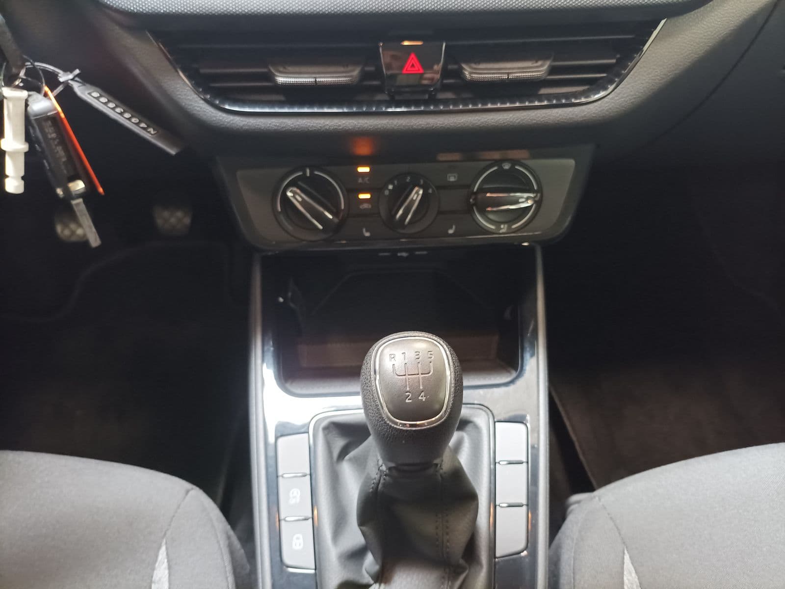 Skoda Fabia Kleinwagen Fabia 1.0 MPI Active (EURO 6d) #14