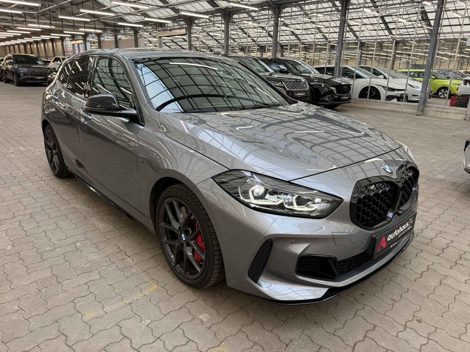 BMW 1er-Reihe Limousine BMW 1er-Reihe M135i xDrive A Schräghecklimousine #1