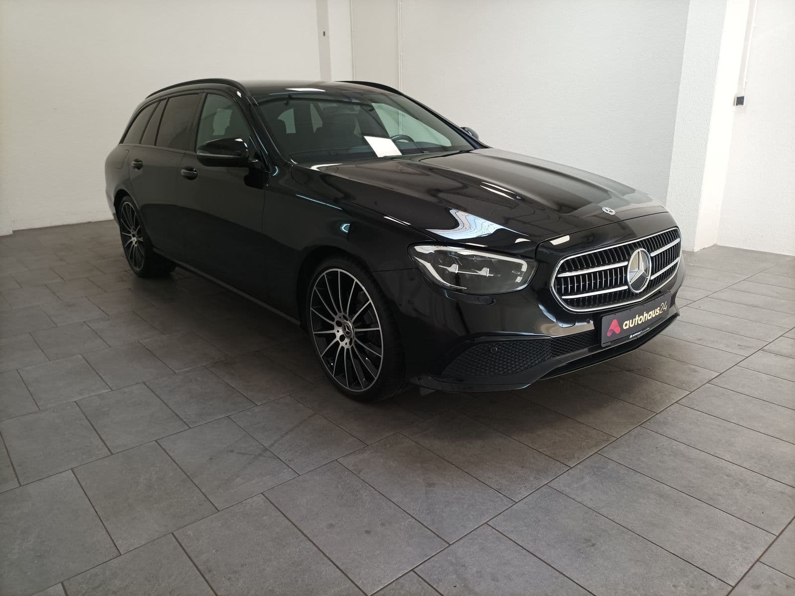 Mercedes-Benz E-Klasse Kombi MERCEDES E-Klasse E 220 d T Autom. Kombi #1