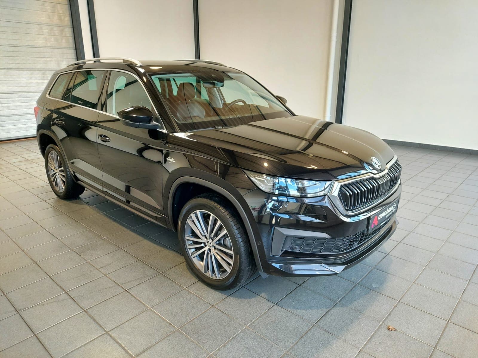 ŠKODA Kodiaq SUV / Crossover / Geländewagen SKODA Kodiaq 2.0 TDI SCR 147kW DSG 4x4 L&K Sports Utility Vehicle #1