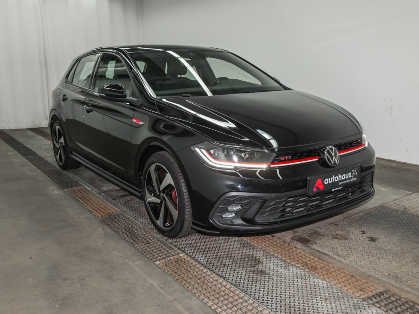 Volkswagen Polo Schräghecklimousine VOLKSWAGEN Polo 2.0 TSI OPF DSG GTI Schräghecklimousine #1