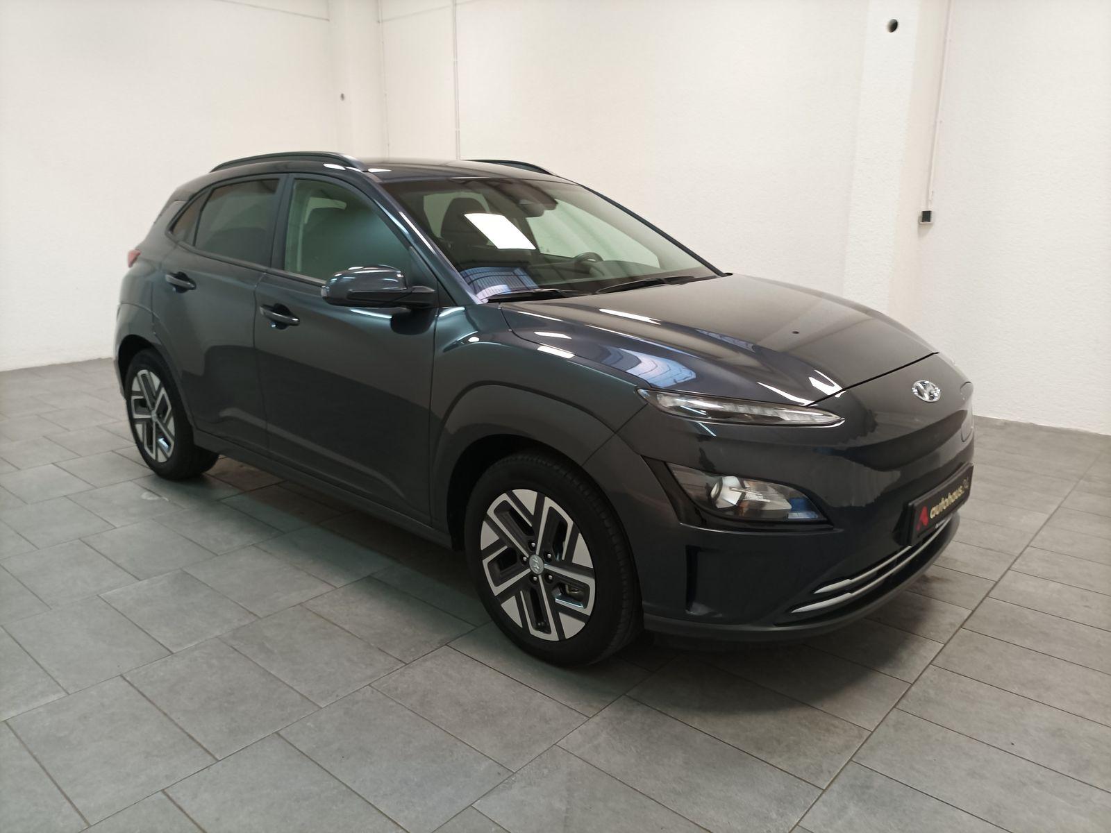 Hyundai Kona SUV / Crossover / Geländewagen HYUNDAI Kona ELEKTRO 100kW Sports Utility Vehicle