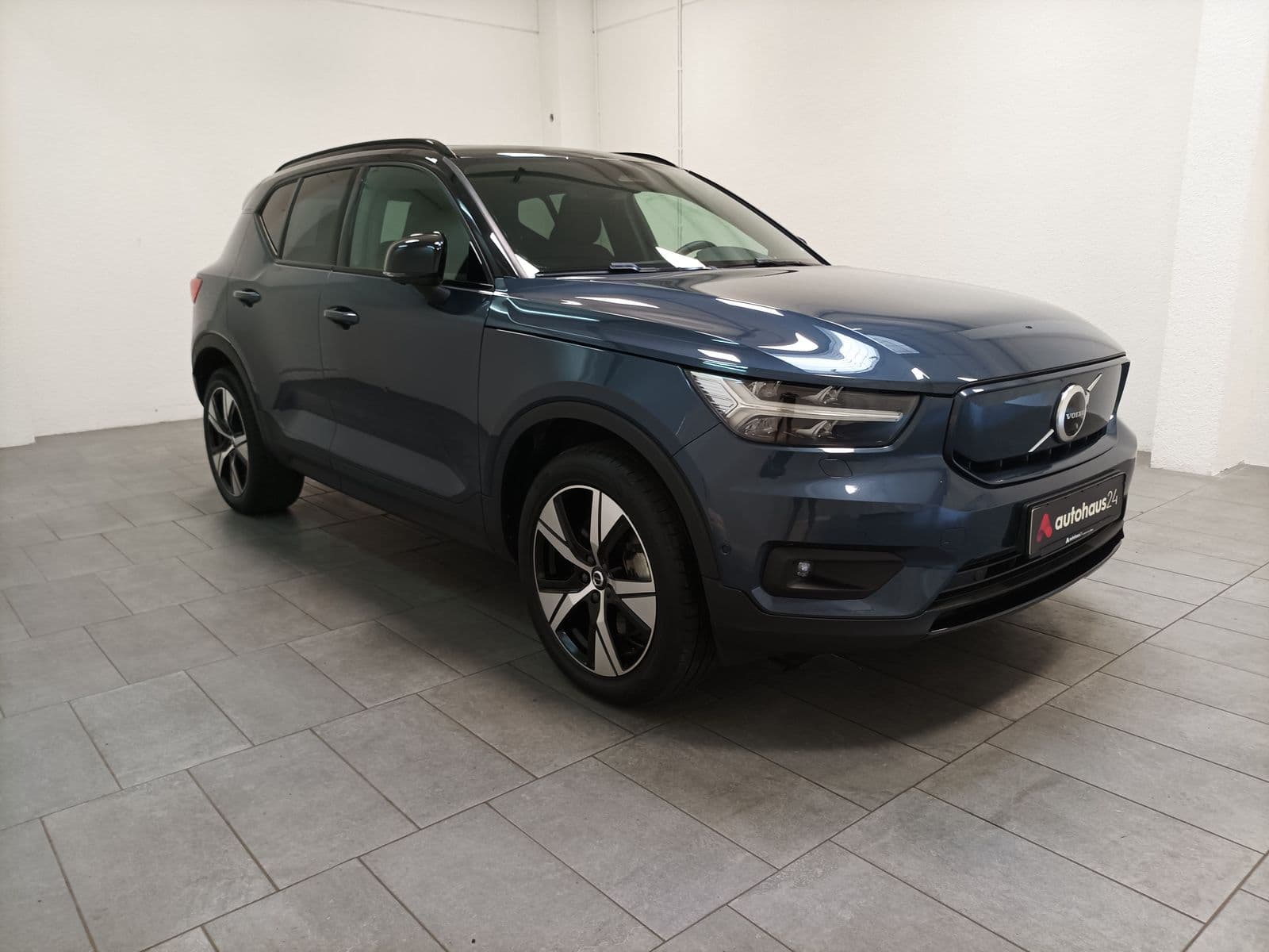 Volvo XC40 SUV / Crossover / Geländewagen VOLVO XC40 Recharge Pro Sports Utility Vehicle #1