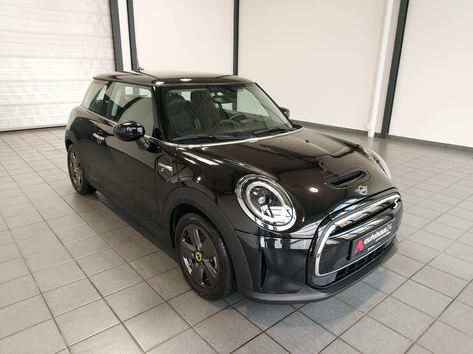 MINI 3-Türer Limousine MINI COOPER SE Cooper SE Essential Trim Schräghecklimousine #1