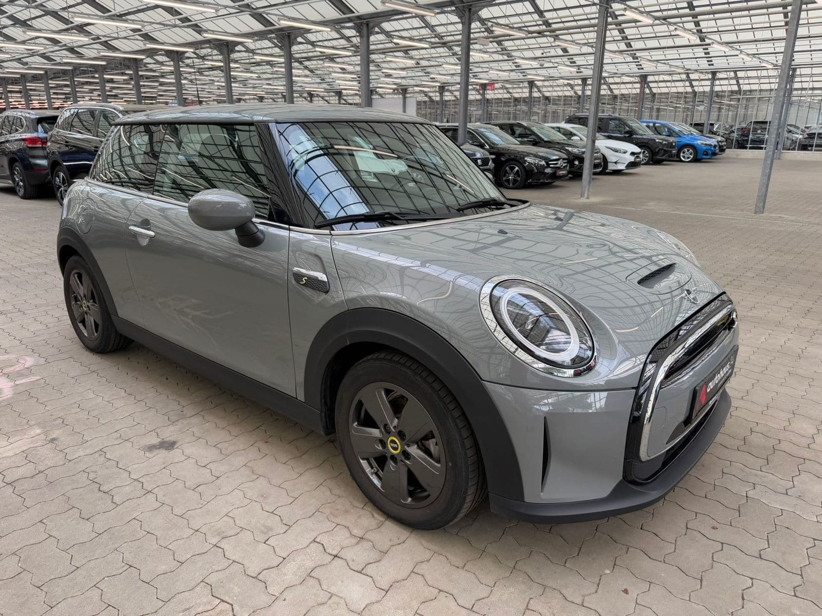 MINI 3-Türer Limousine MINI COOPER SE Cooper SE Essential Trim Schräghecklimousine #1