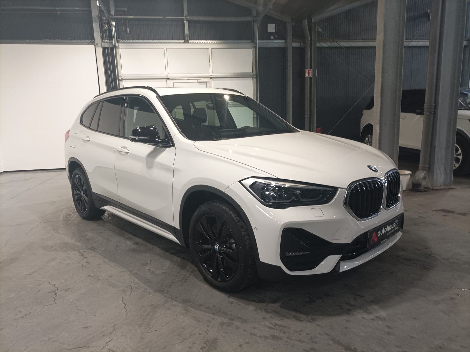 BMW X1 SUV / Crossover / Geländewagen BMW X1 xDrive25d Sport Line Steptronic Sports Utility Vehicle #1