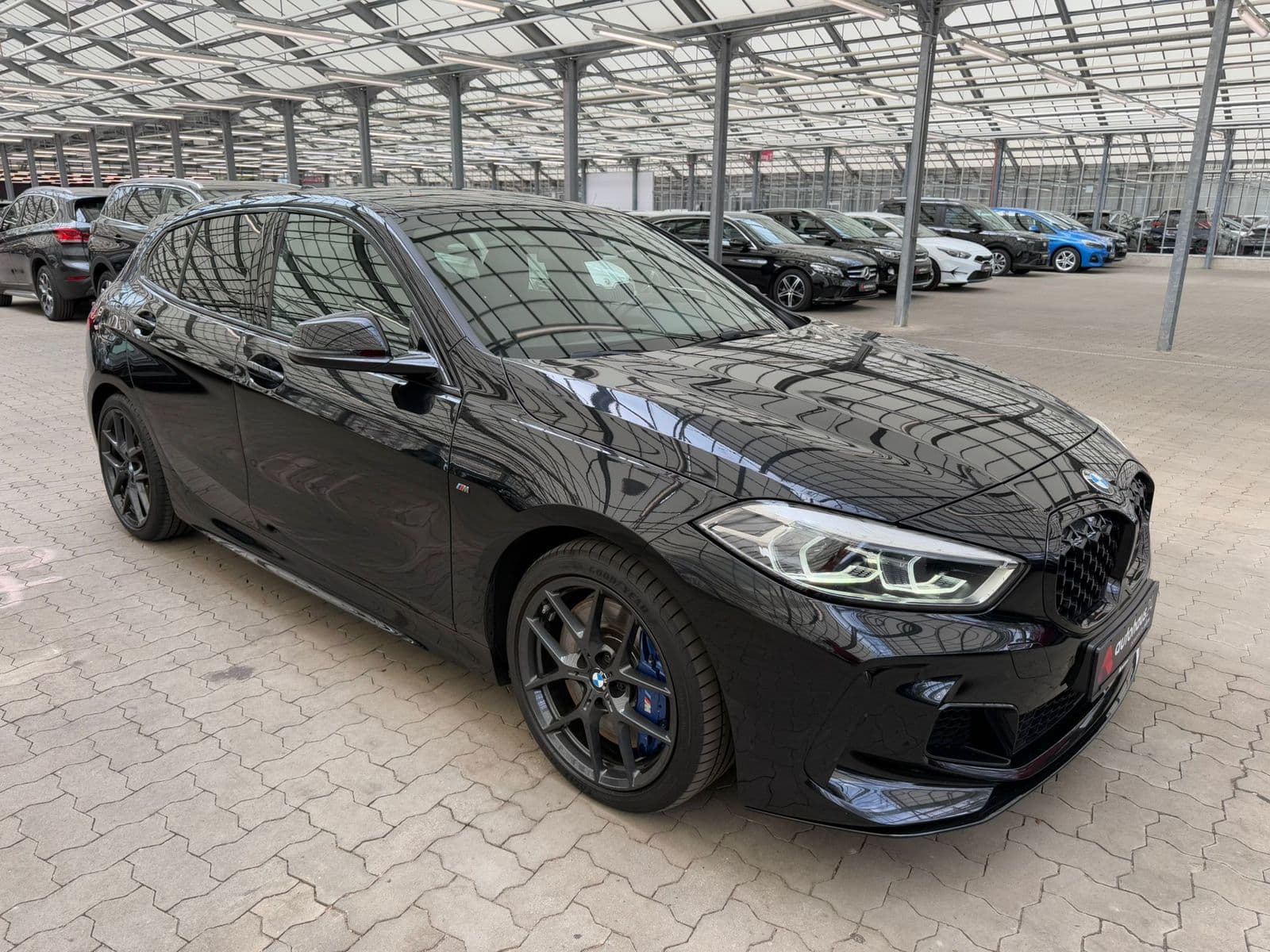 BMW 1er-Reihe Limousine BMW 1er-Reihe M135i xDrive A Schräghecklimousine #1