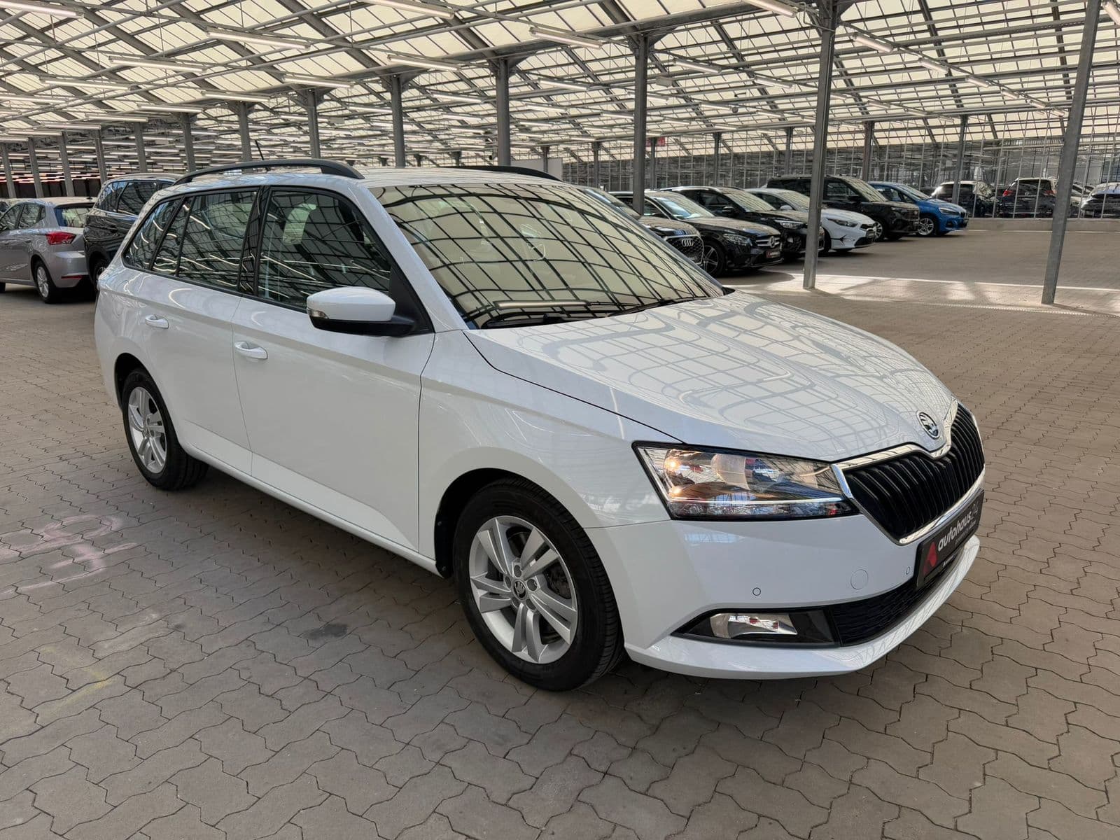 ŠKODA Fabia Kombi SKODA Fabia 1.0l TSI 70kW DSG AMBITION COMBI Kombi #1