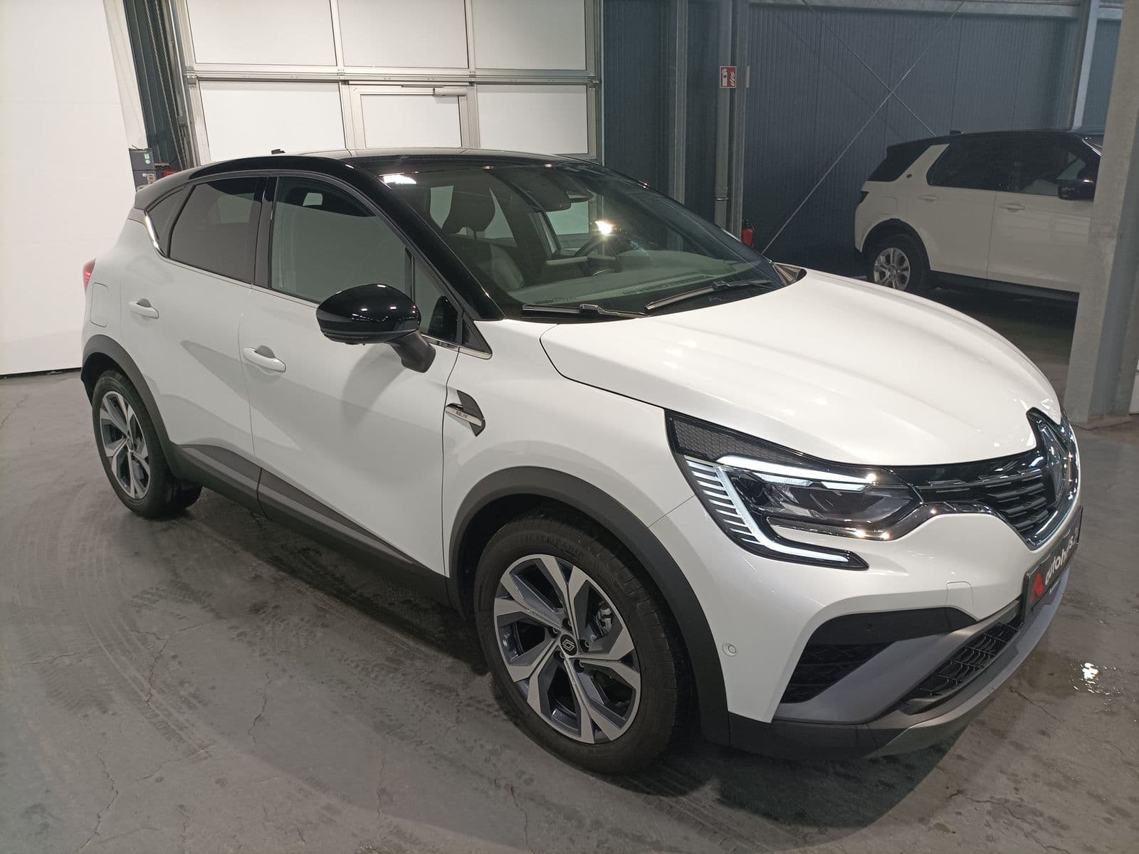 Renault Captur SUV / Crossover / Geländewagen RENAULT Captur TCe 160 EDC R.S. Line Sports Utility Vehicle #1