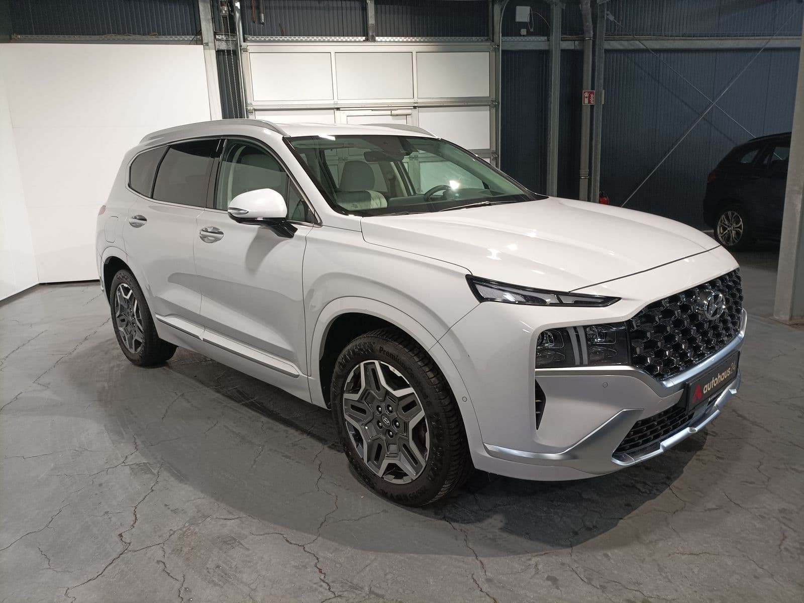 Hyundai Santa Fe SUV / Crossover / Geländewagen HYUNDAI Santa Fe 1.6 T-GDI Plug-in Hybrid 4WD Auto Sports Utility Vehicle #1