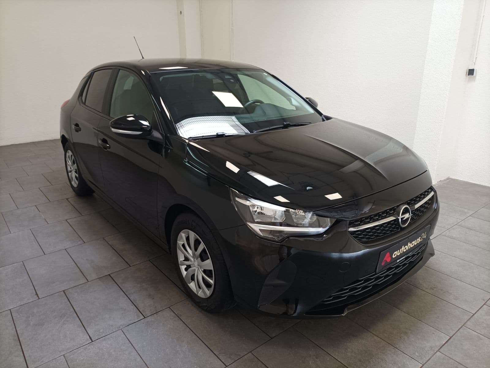 Opel Corsa Limousine OPEL Corsa 1.2 55kW Edition Schräghecklimousine #1