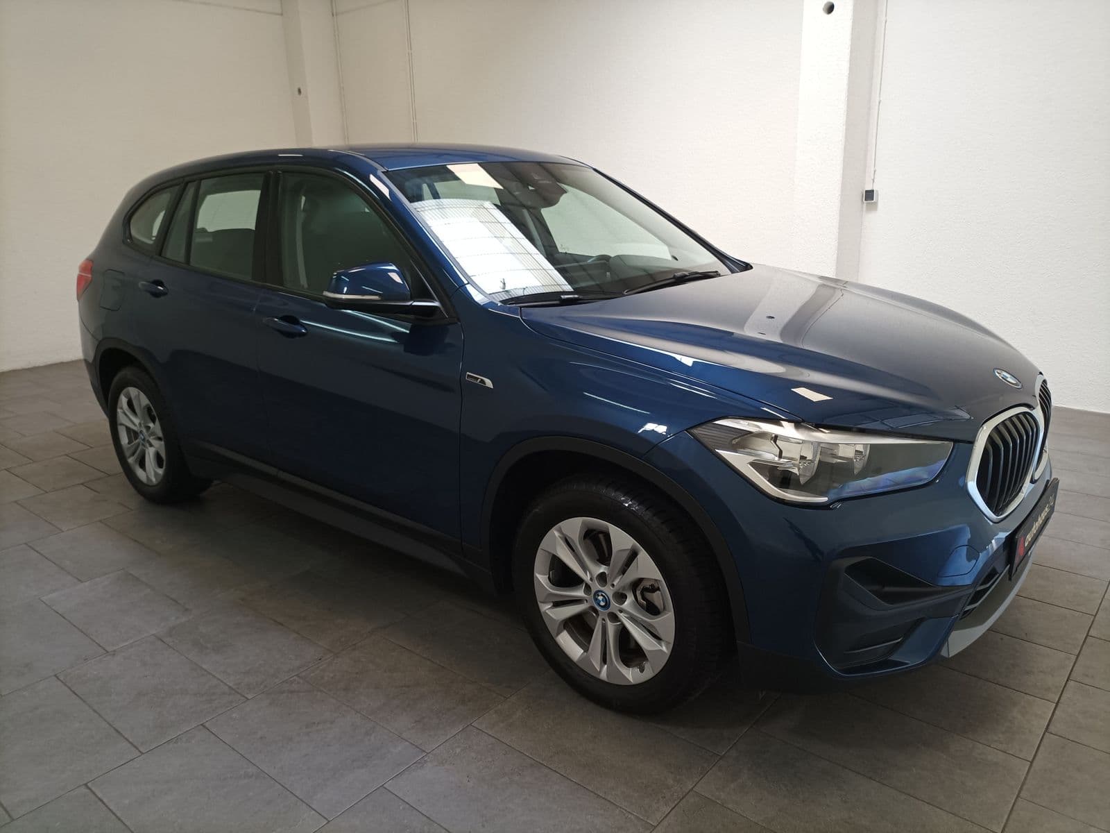 BMW X1 SUV / Crossover / Geländewagen BMW X1 xDrive25e Advantage Steptronic Sports Utility Vehicle
