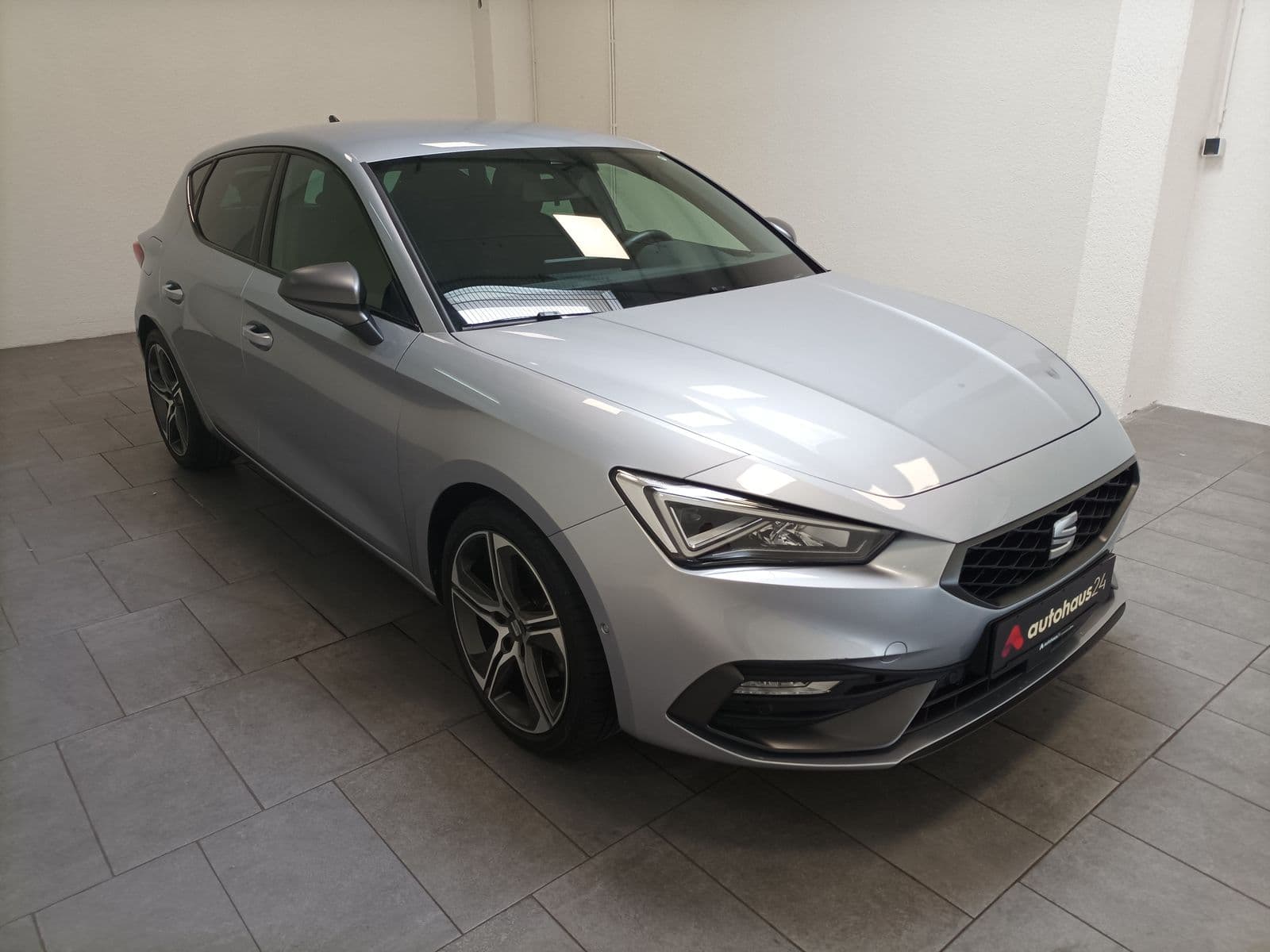 SEAT Leon Limousine SEAT Leon 1.5 eTSI ACT 110kW FR DSG Schräghecklimousine #1