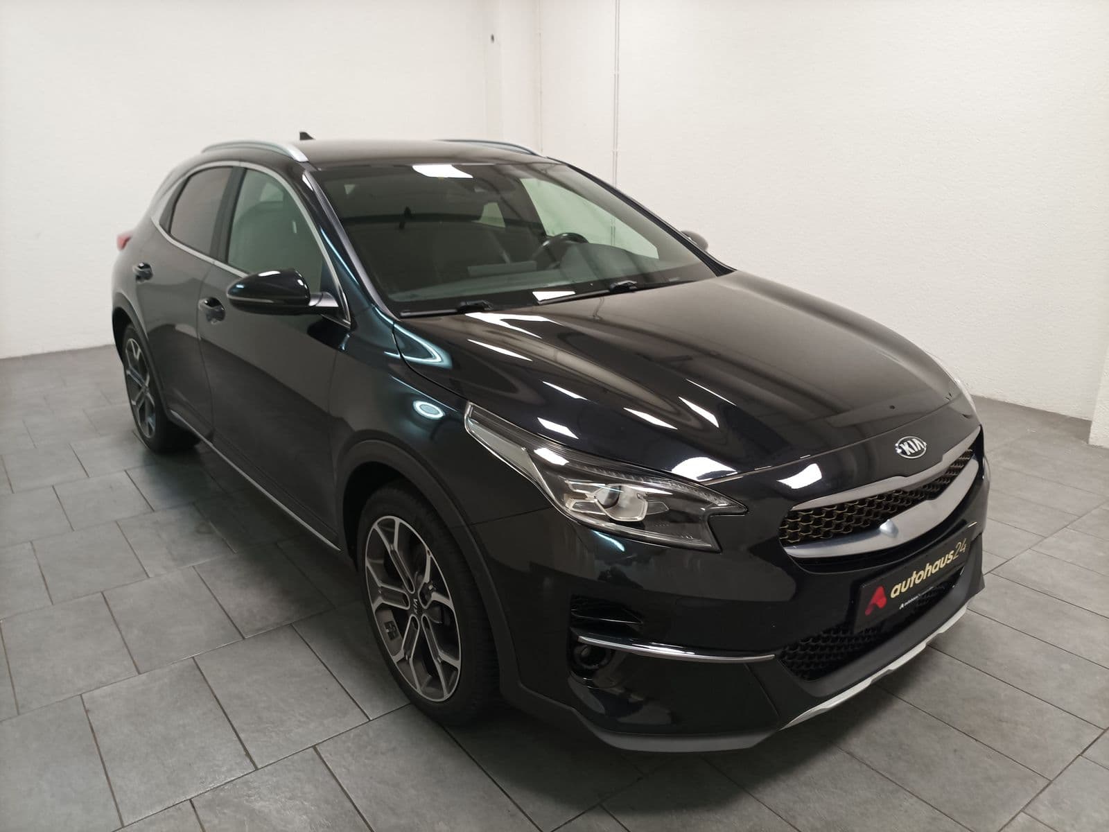 Kia XCeed SUV / Crossover / Geländewagen KIA XCeed 1.5 T-GDI DCT Xdition Sports Utility Vehicle #1
