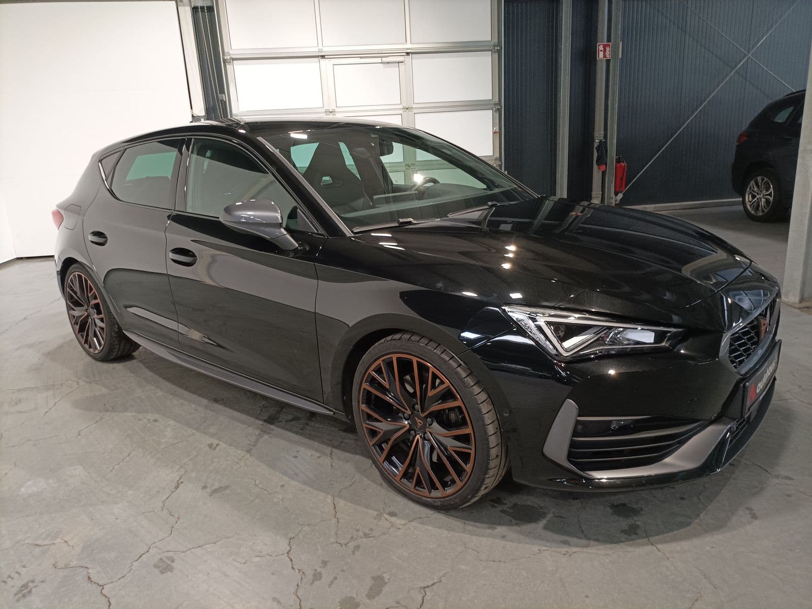 CUPRA Leon Limousine CUPRA Leon 2.0 TSI 221kW VZ DSG Schräghecklimousine #1