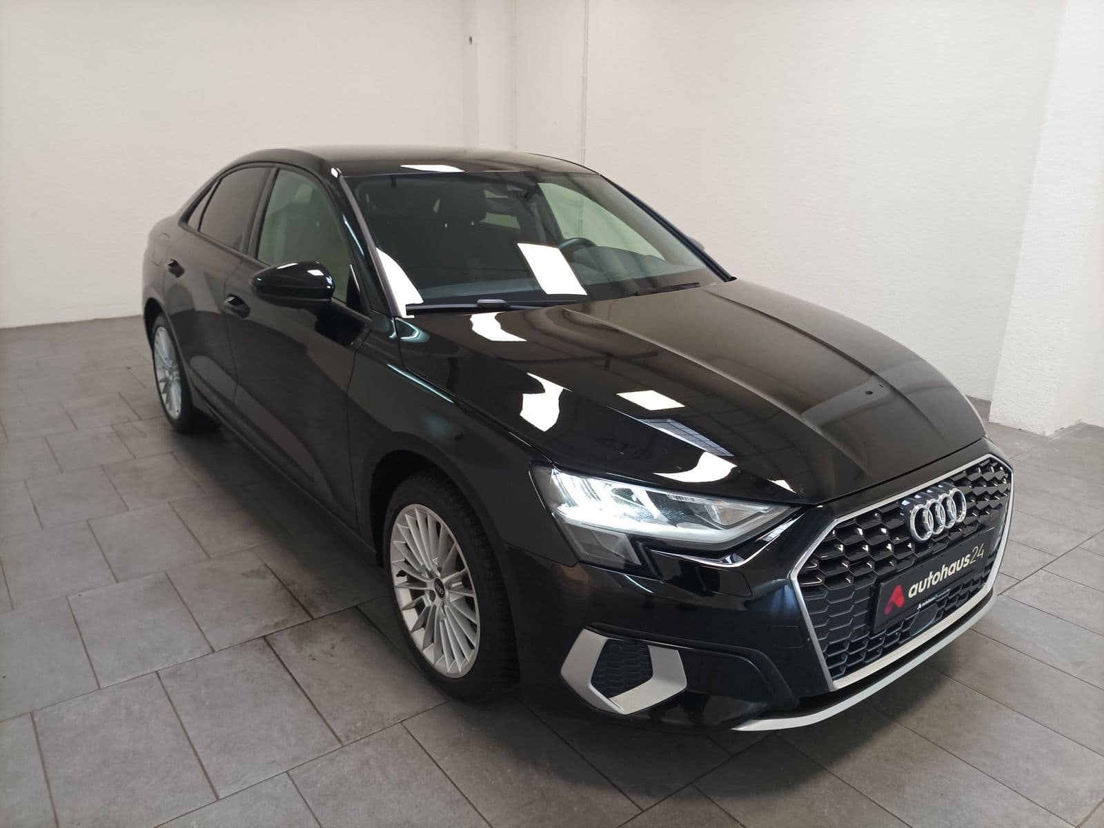 Audi A3 Limousine AUDI A3 35 TFSI advanced Limousine Limousine #1