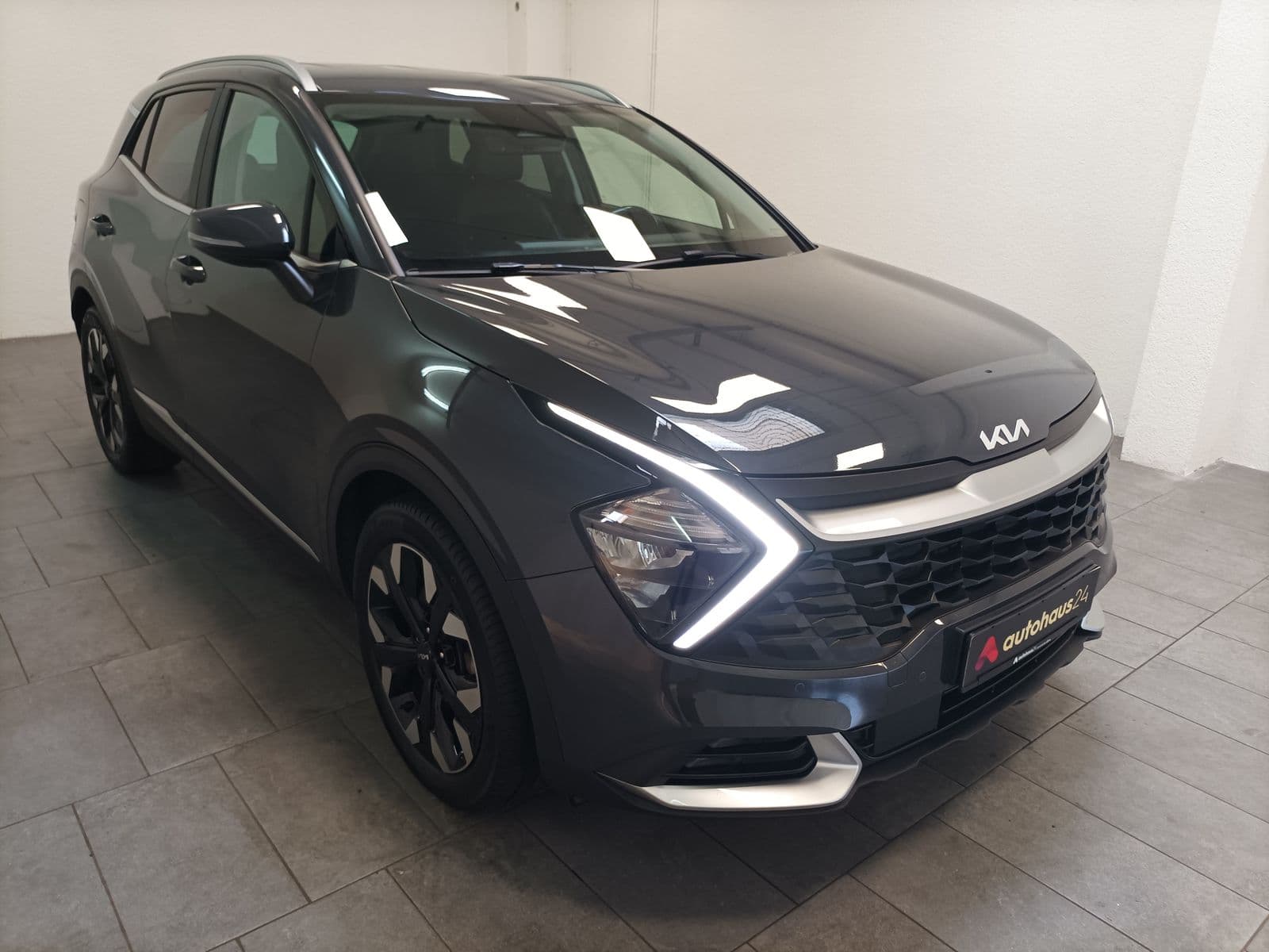 Kia Sportage SUV / Crossover / Geländewagen KIA Sportage 1.6 T-GDI Plug-in Hybrid Auto 4WD Sports Utility Vehicle #1
