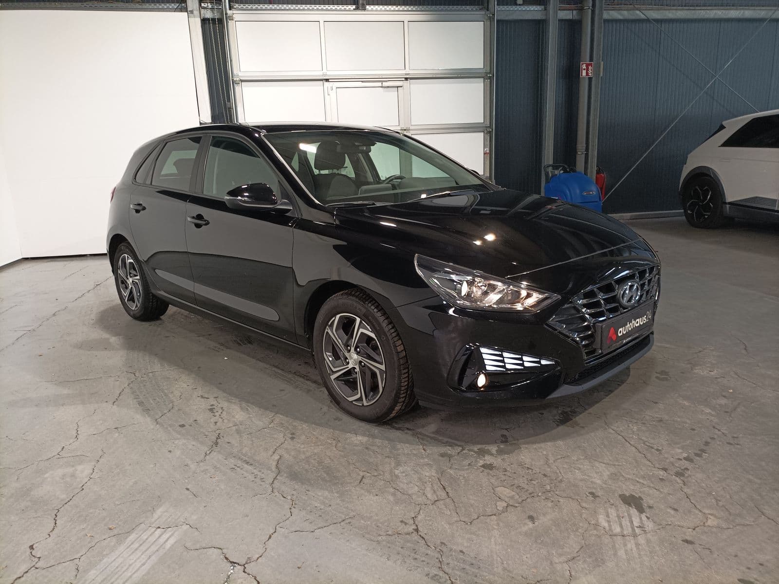 Hyundai i30 Limousine HYUNDAI i30 1.0 T-GDI EDITION 30 Schräghecklimousine #1