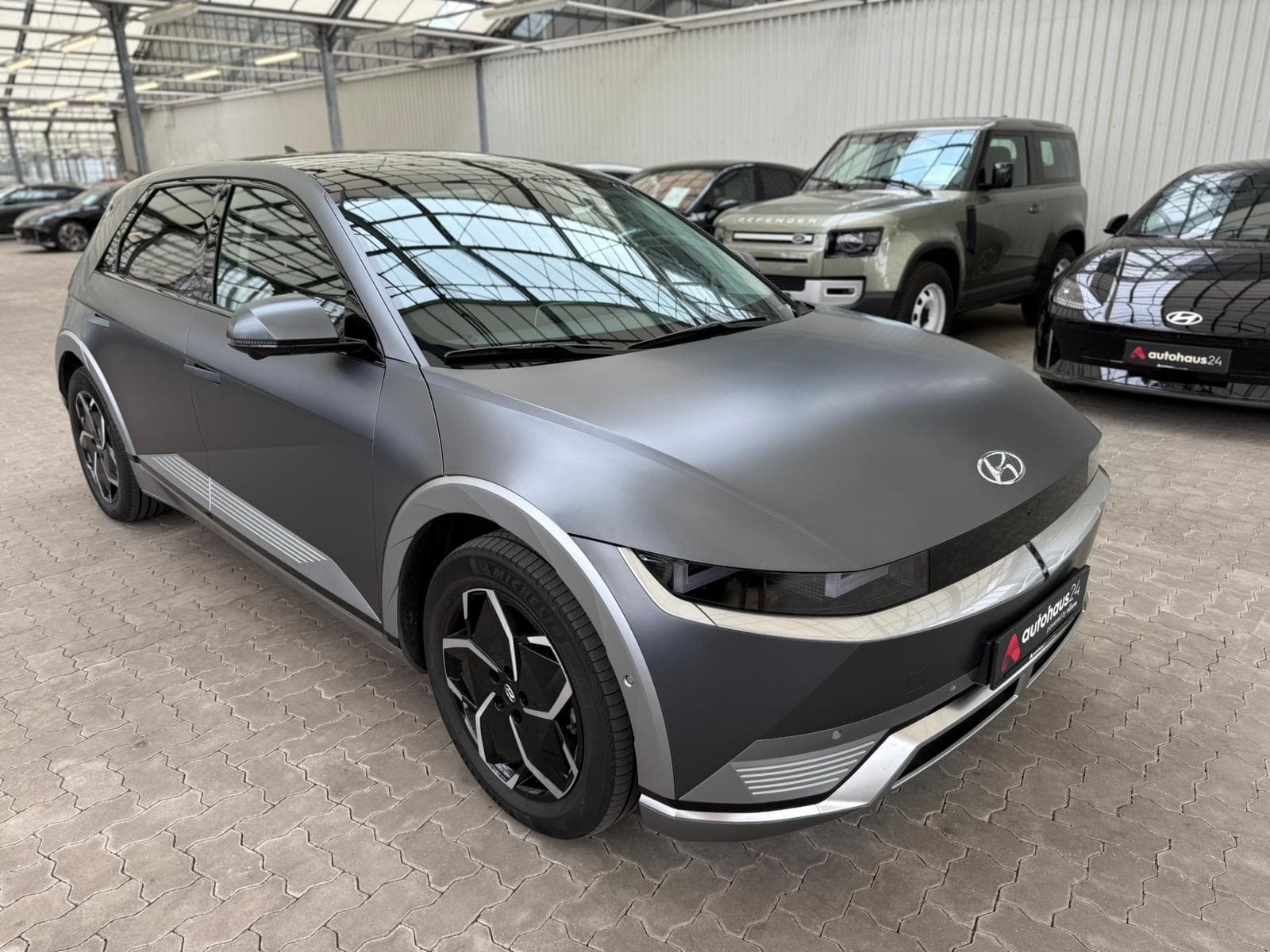 Hyundai IONIQ 5 Limousine HYUNDAI IONIQ 5 77,4 kWh Allradantrieb Sports Utility Vehicle #1