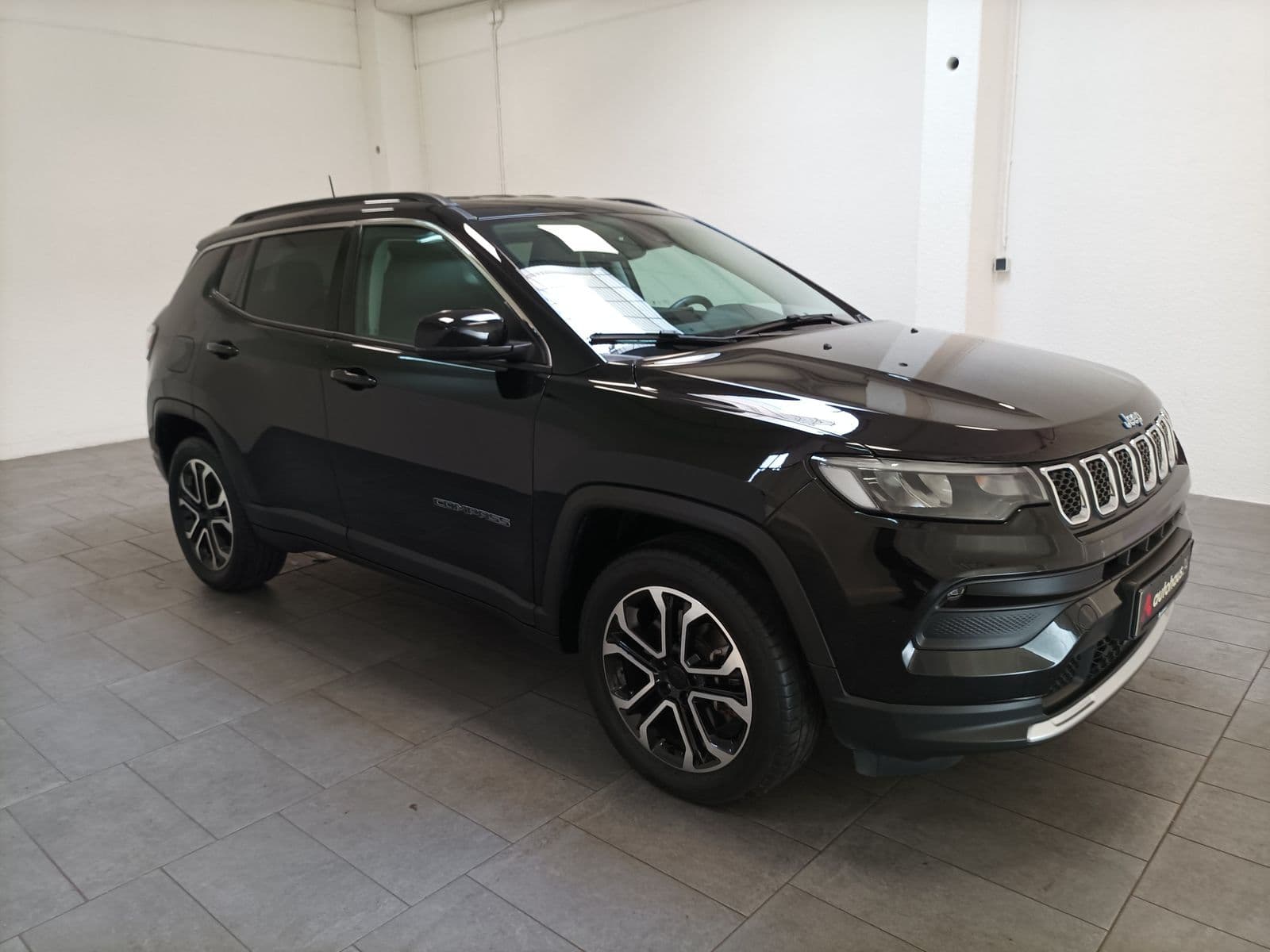 Jeep Compass SUV / Crossover / Geländewagen JEEP Compass 1.3l T4-PHEV 140kW Limited Auto. 4WD Sports Utility Vehicle #1
