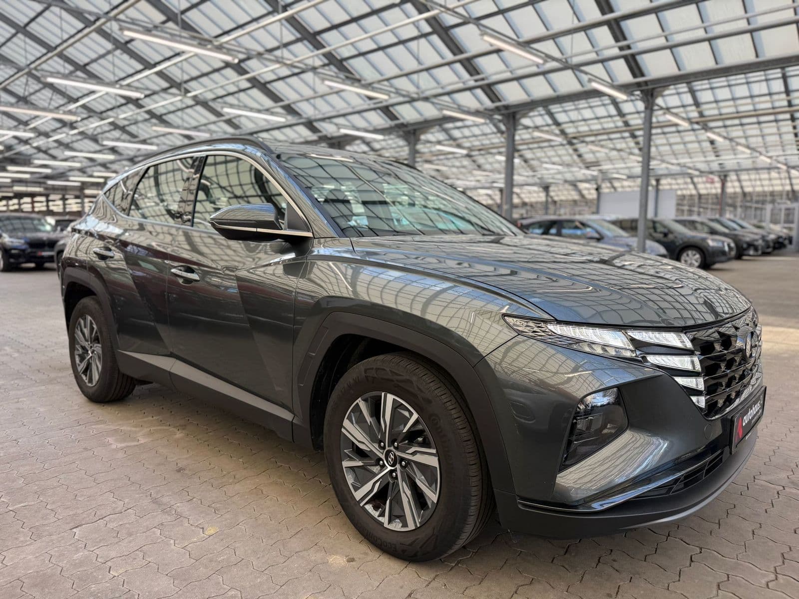 Hyundai Tucson SUV / Crossover / Geländewagen HYUNDAI Tucson 1.6 T-GDI 48V Select Sports Utility Vehicle #1