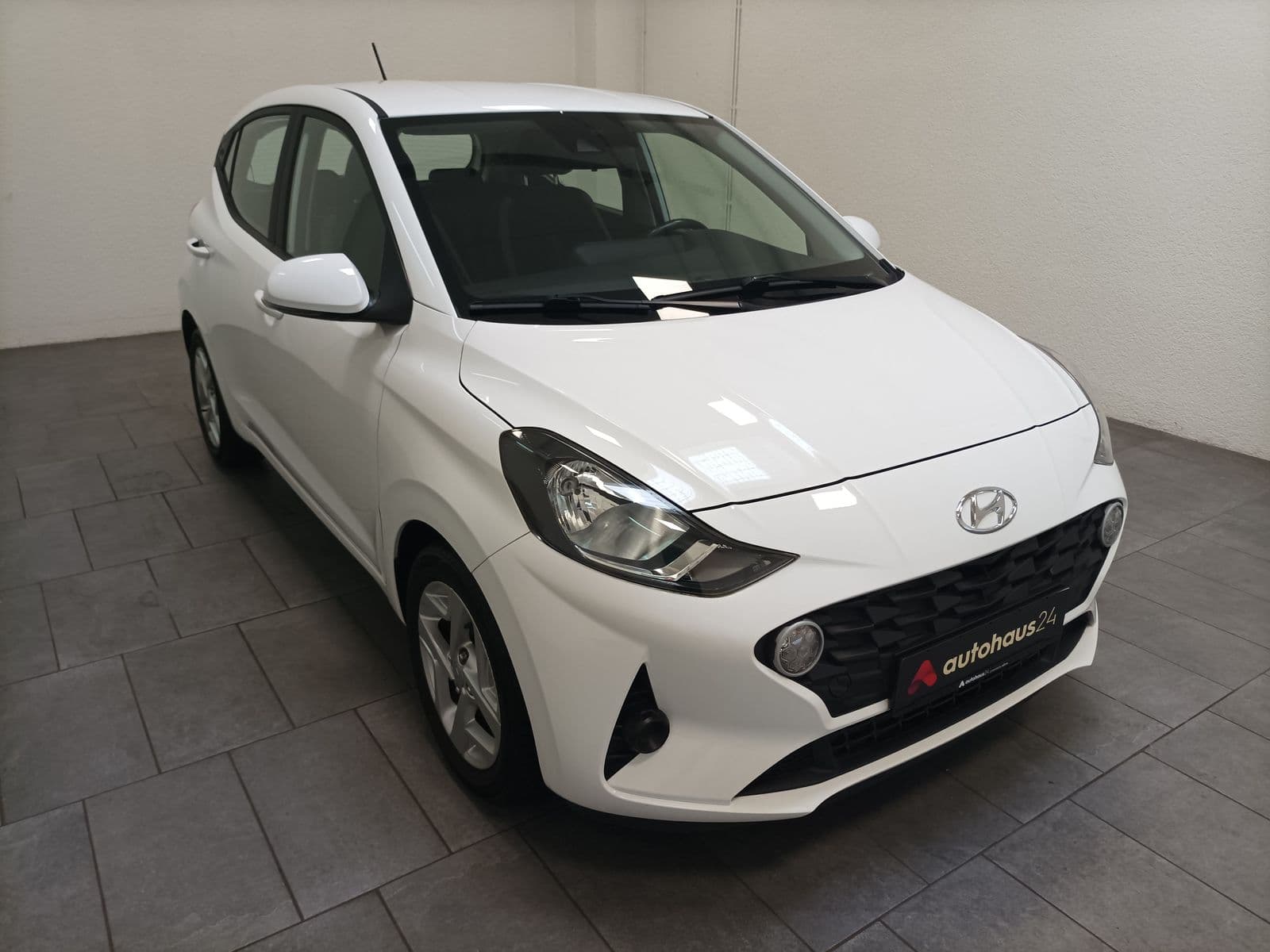 Hyundai i10 Limousine HYUNDAI i10 1.2 Trend Schräghecklimousine #1