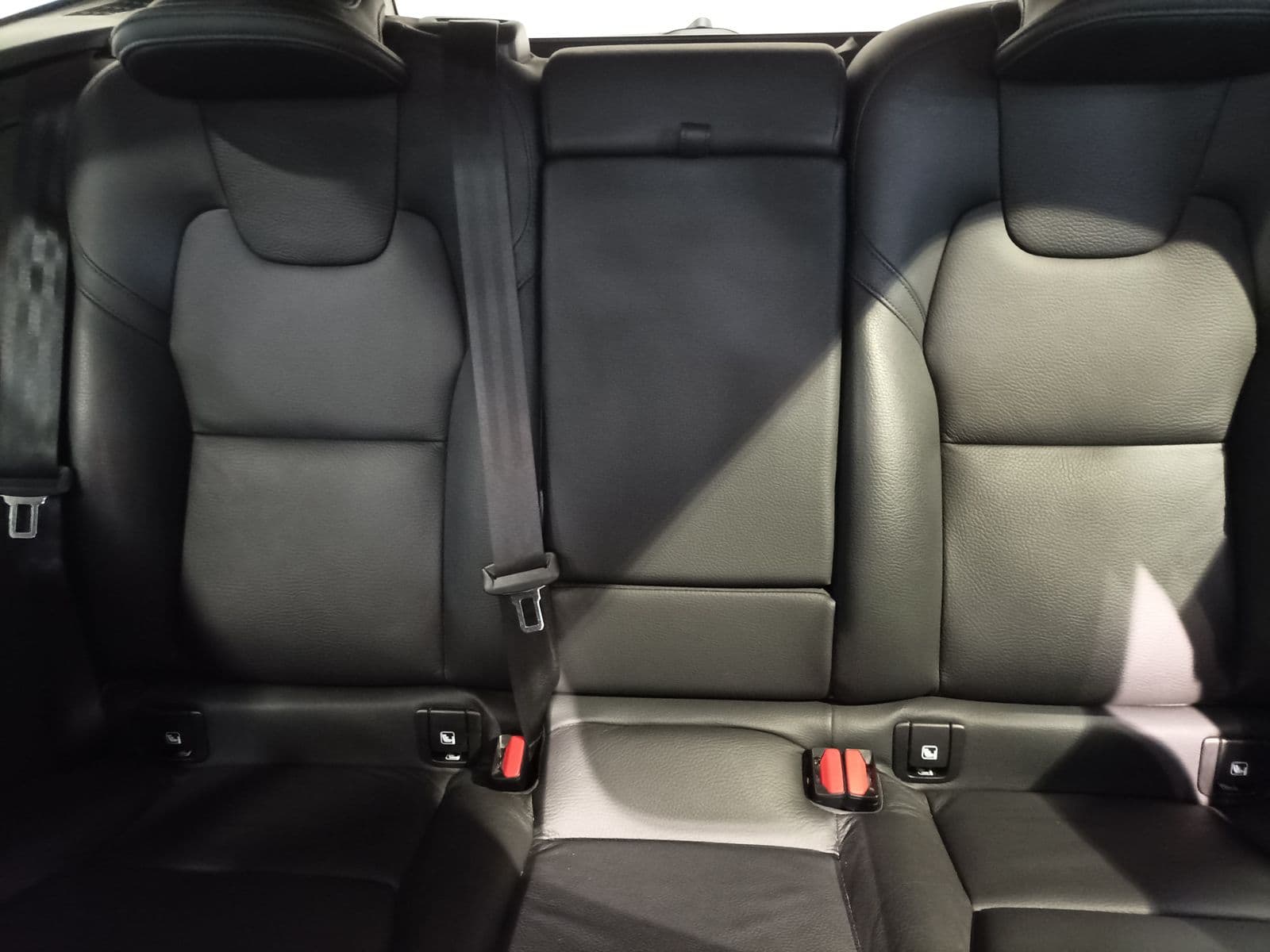 Volvo XC60 Geländewagen/SUV XC 60 B5  AWD Plus Dark #13