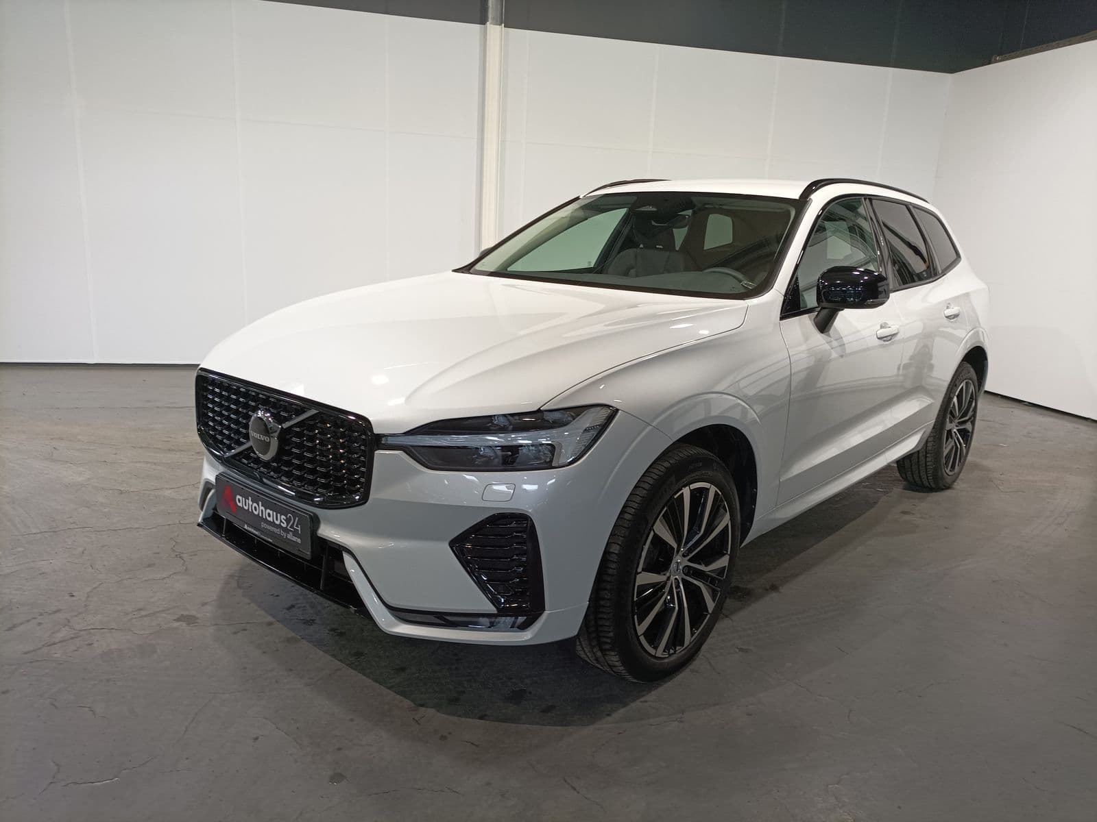 Volvo XC60 Geländewagen/SUV XC 60 B5  AWD Plus Dark #3
