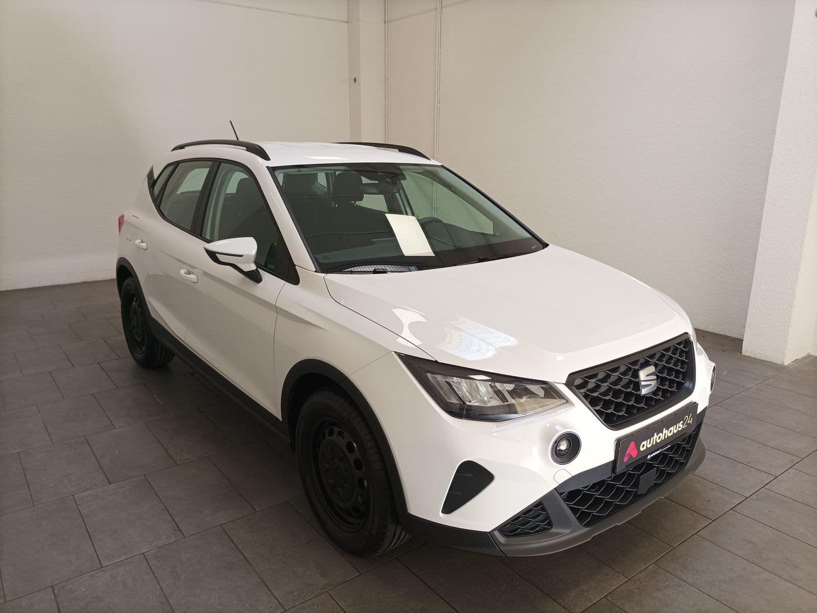 SEAT Arona SUV / Crossover / Geländewagen SEAT Arona 1.0 TSI 70kW Reference Sports Utility Vehicle #1