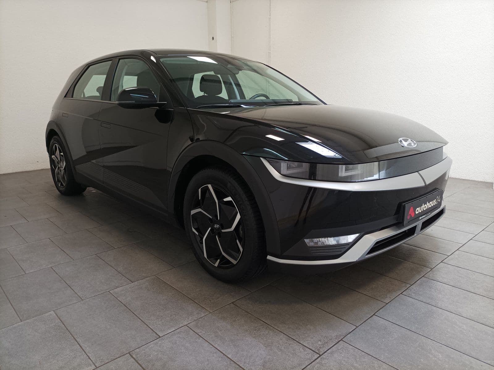 Hyundai IONIQ 5 Limousine HYUNDAI IONIQ 5 58 kWh 125 kW Heckantrieb Sports Utility Vehicle #1