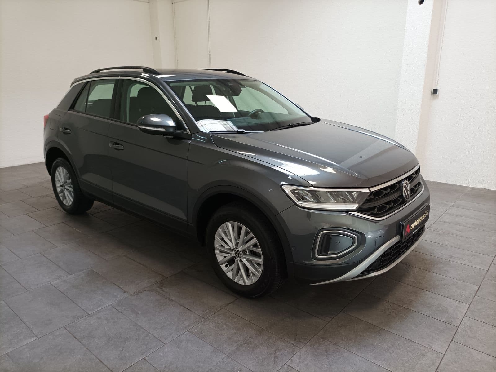 Volkswagen T-Roc SUV / Crossover / Geländewagen VOLKSWAGEN T-Roc 1.0 TSI OPF Life Sports Utility Vehicle #1