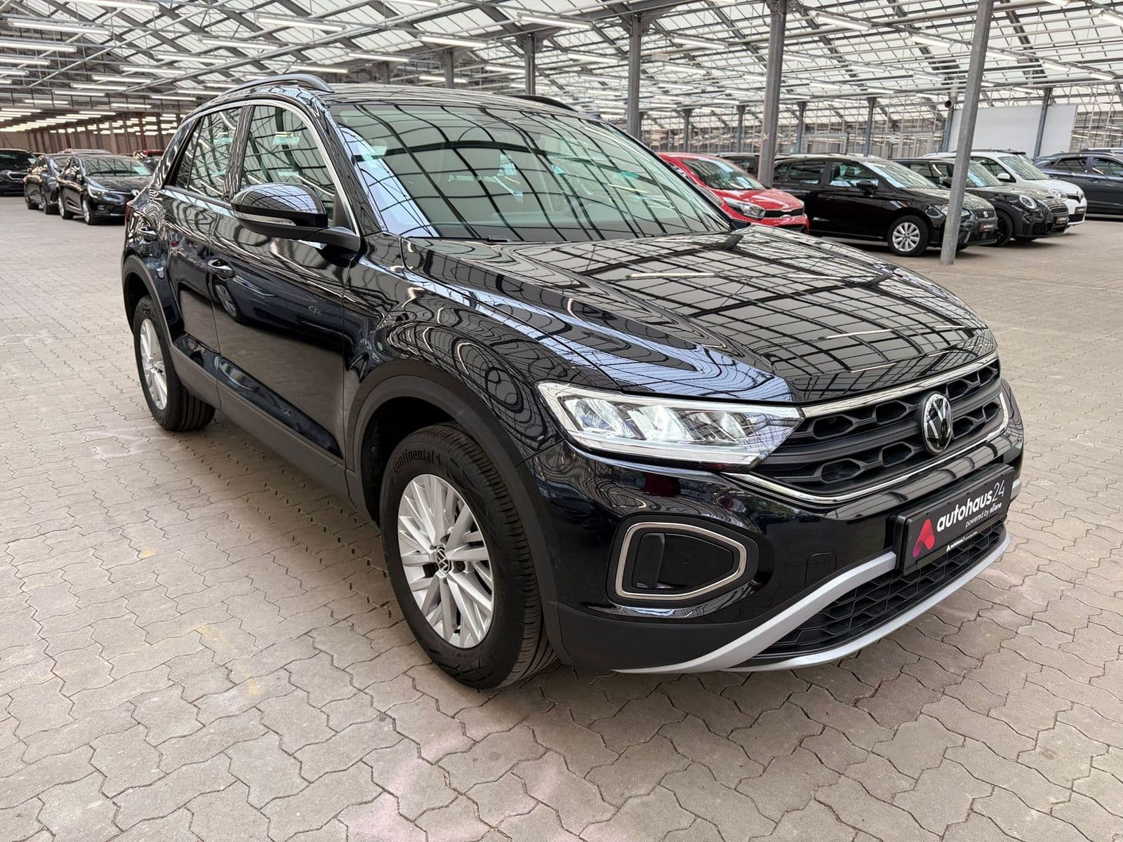 Volkswagen T-Roc SUV / Crossover / Geländewagen VOLKSWAGEN T-Roc 1.0 TSI OPF Life Sports Utility Vehicle #1