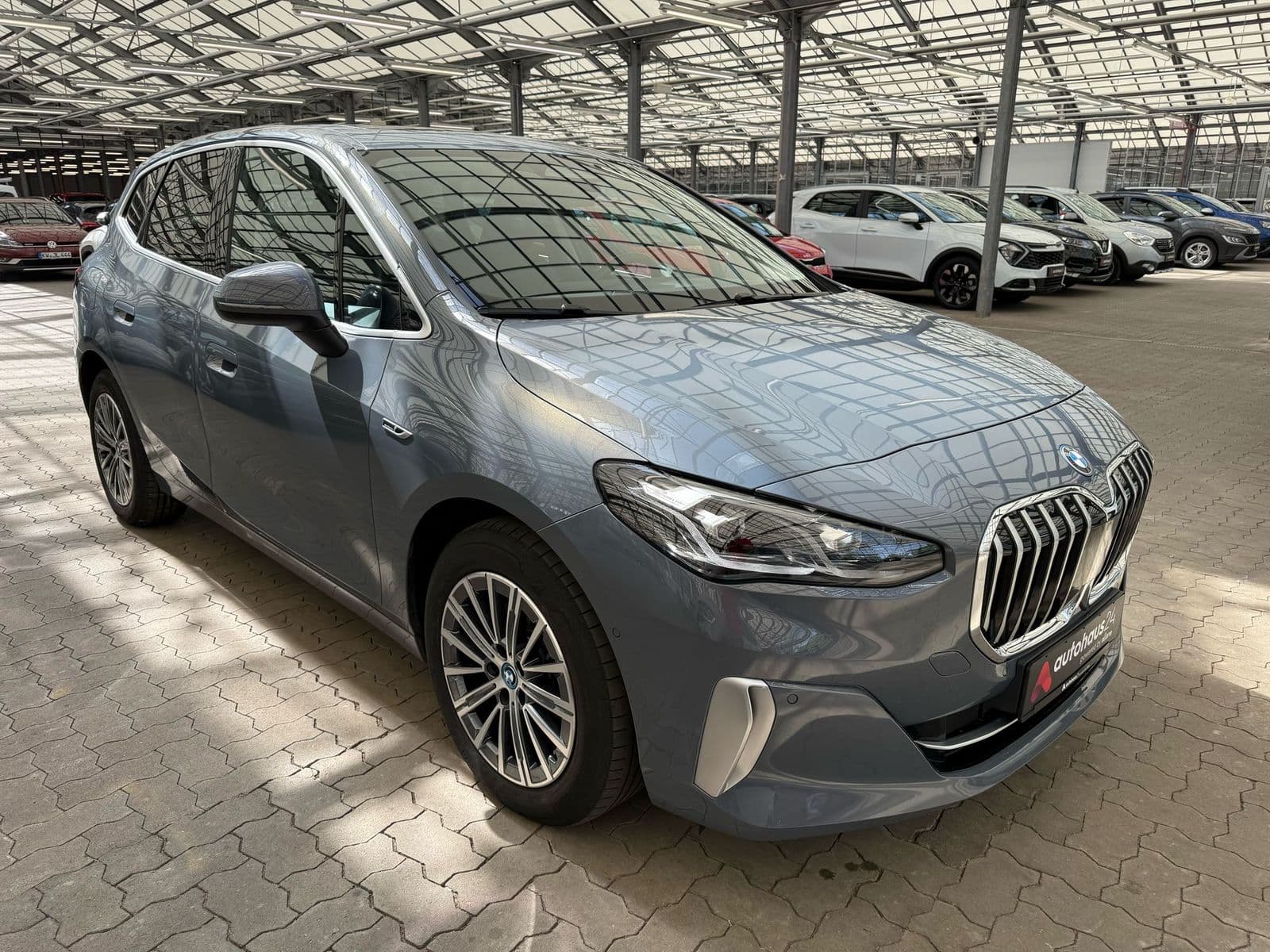 BMW 2er-Reihe Kleinbus / Van BMW 2er Active Tourer 225e Steptronic DCT xDrive Kompaktvan