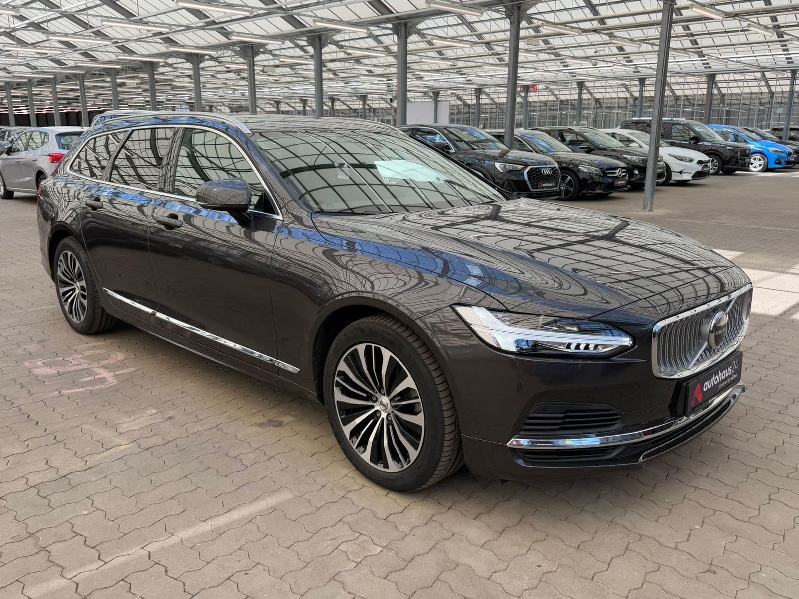 Volvo V90 Kombi VOLVO V90 T6 AWD Recharge Core Auto Kombi #1