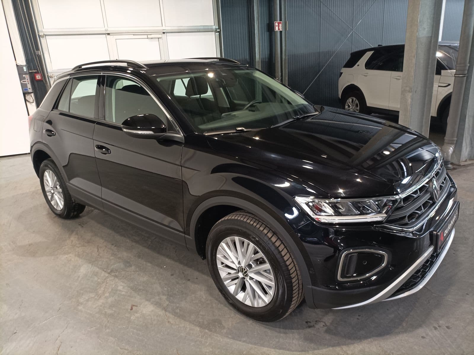 Volkswagen T-Roc SUV / Crossover / Geländewagen VOLKSWAGEN T-Roc 1.5 TSI OPF DSG Life Sports Utility Vehicle #1