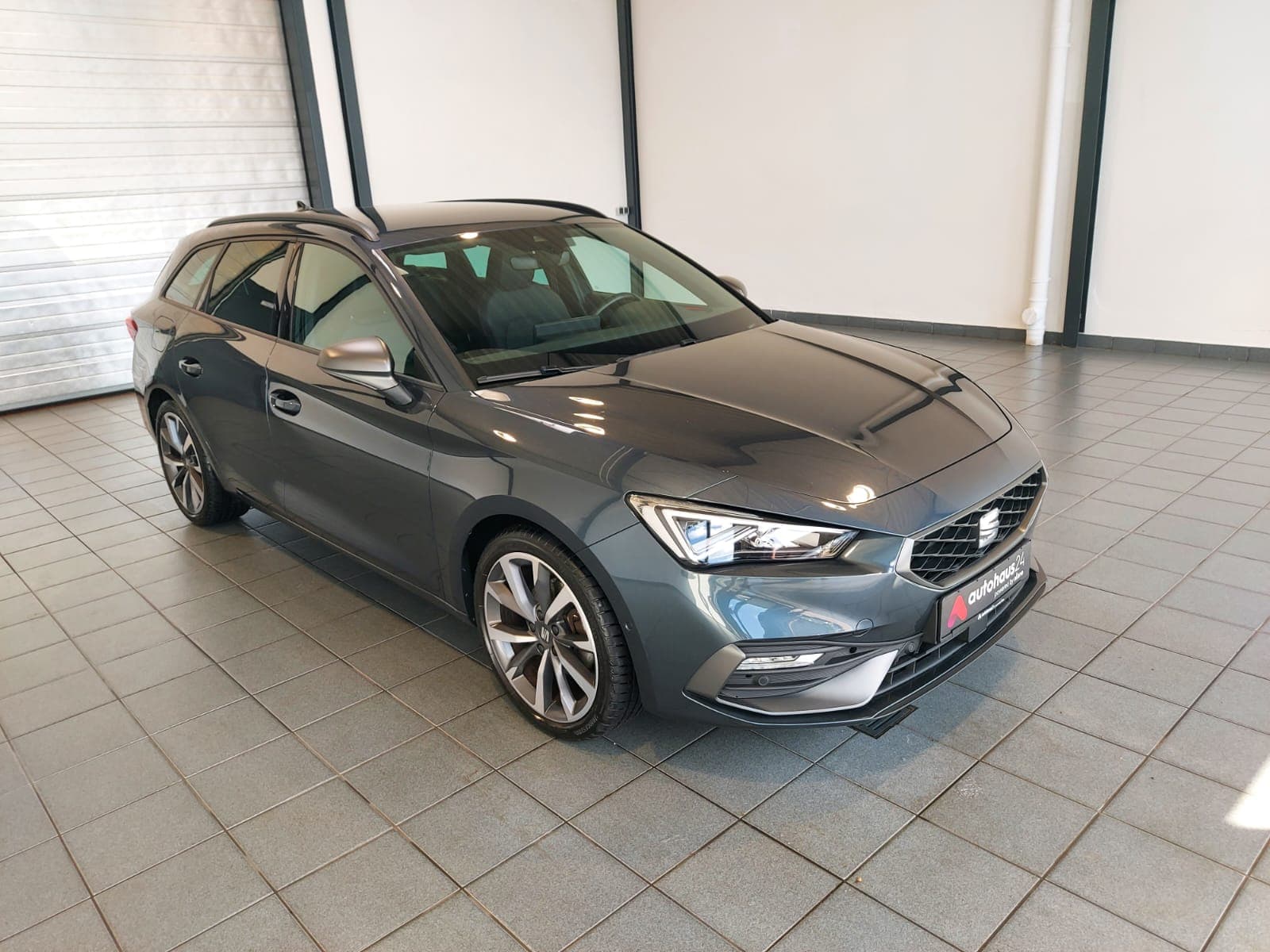SEAT Leon Kombi SEAT Leon 1.5 eTSI ACT 110kW FR DSG Sportstourer Kombi #1