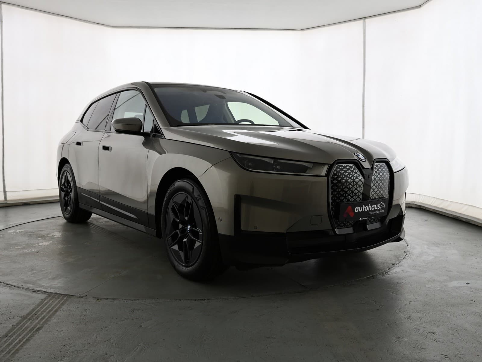 BMW iX SUV / Crossover / Geländewagen BMW iX xDrive40 Sports Utility Vehicle #1