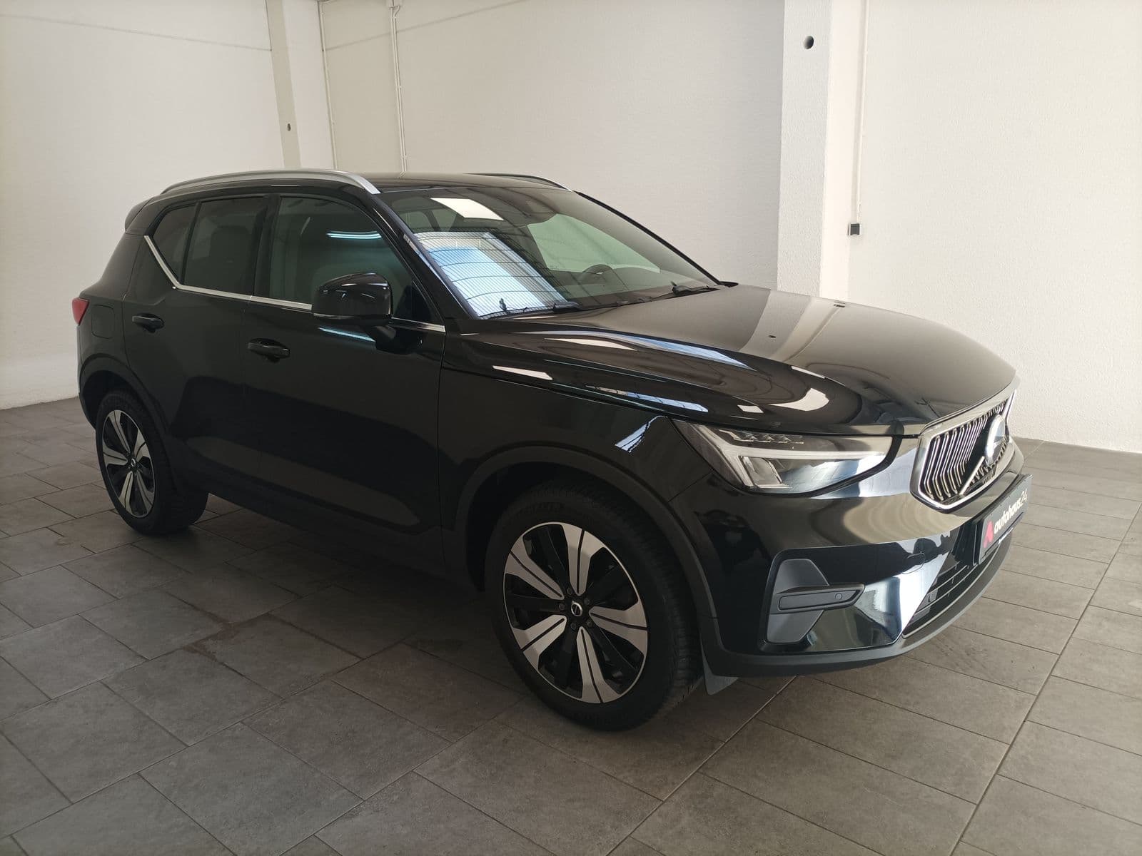 Volvo XC40 SUV / Crossover / Geländewagen VOLVO XC40 T4 Recharge Plus Dark Sports Utility Vehicle